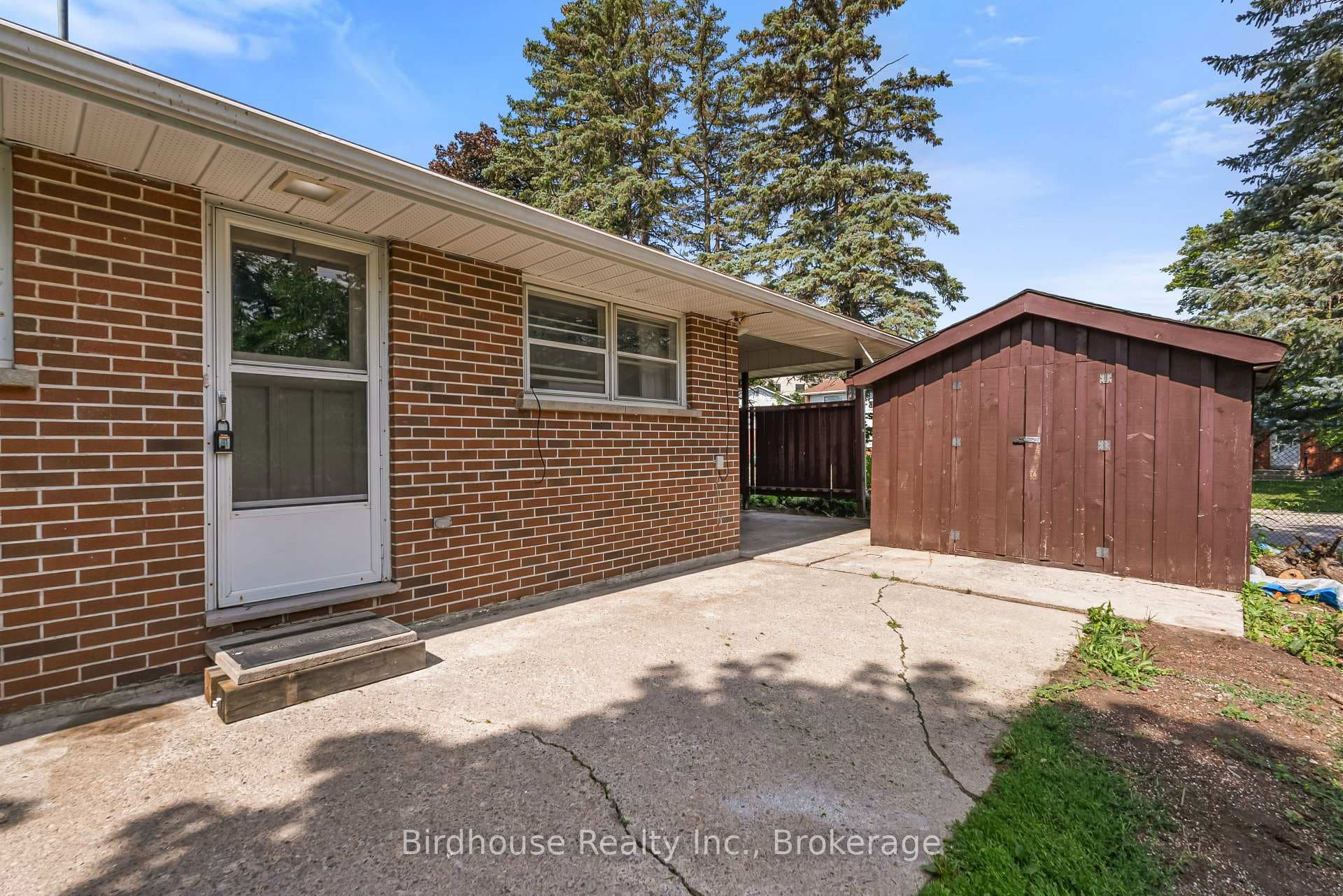 168 Adelaide Street photo 41