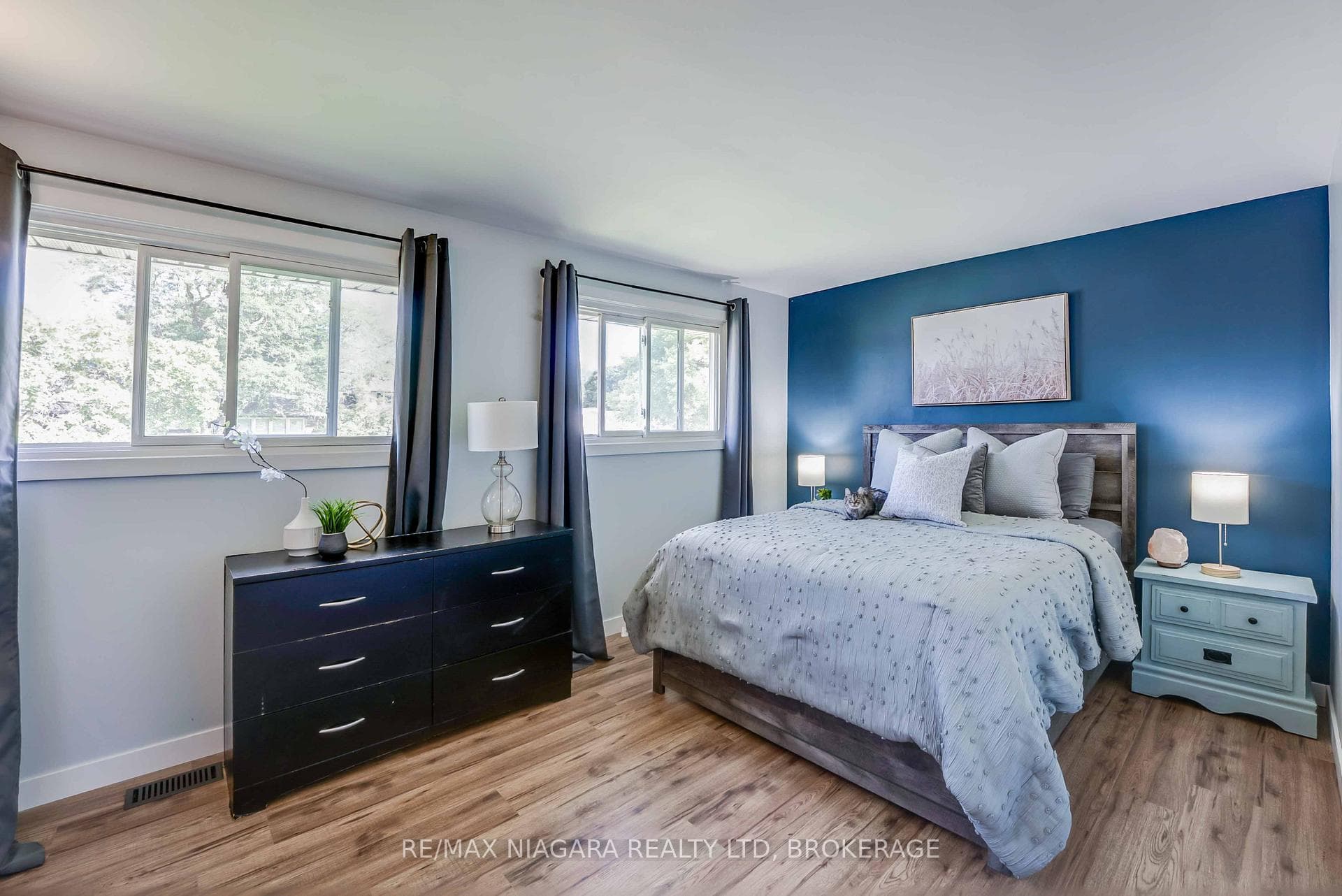 485 LEONARD Avenue photo 20