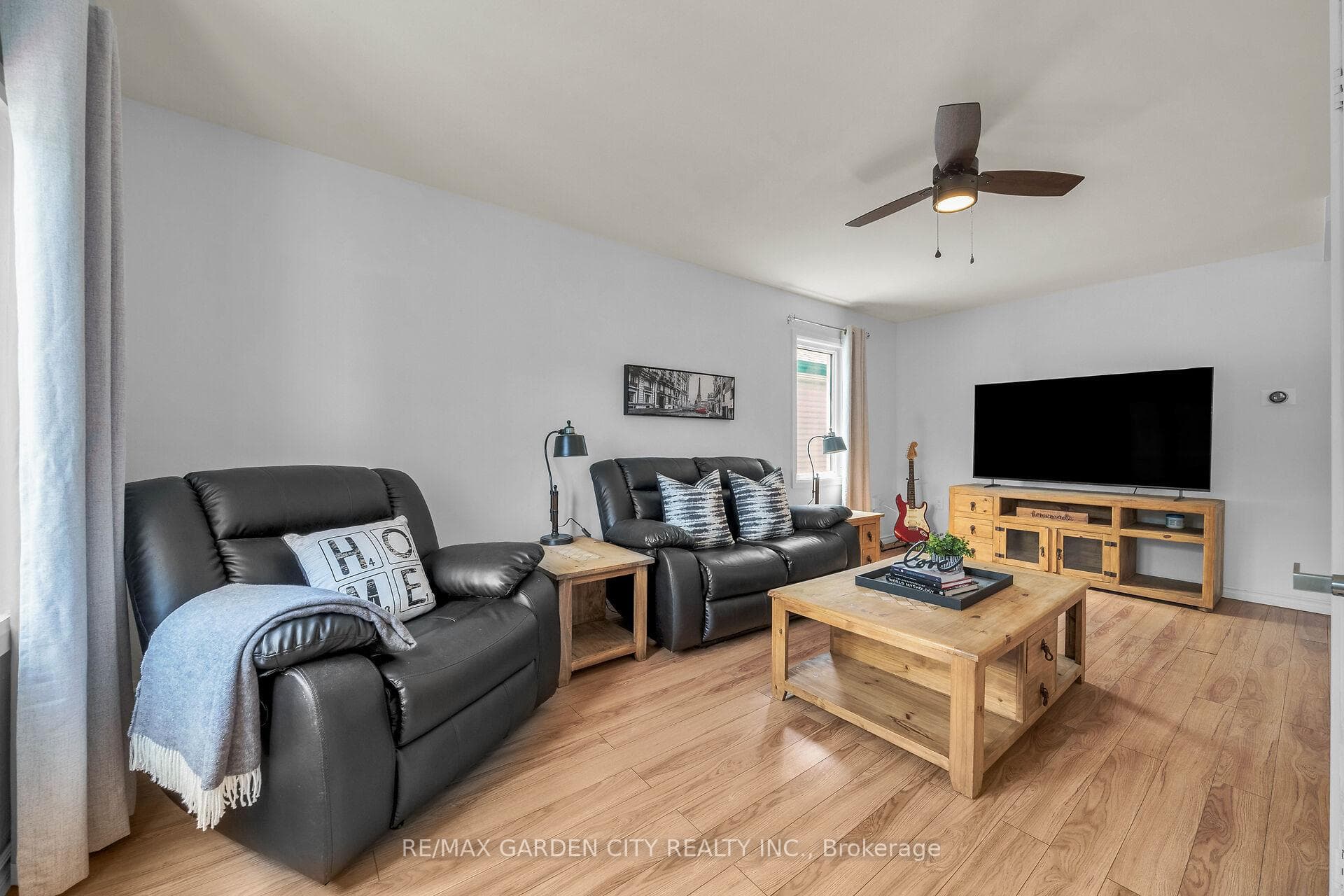 49 CROSTHWAITE Avenue photo 4