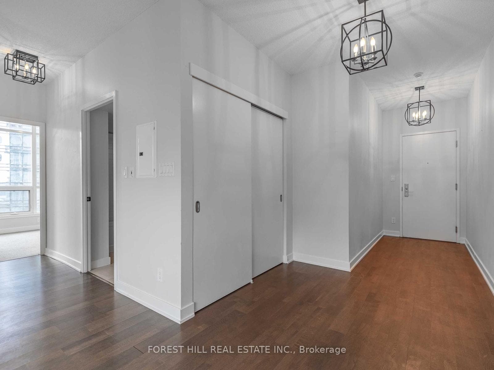 126 Simcoe Street Unit 1407 photo 4