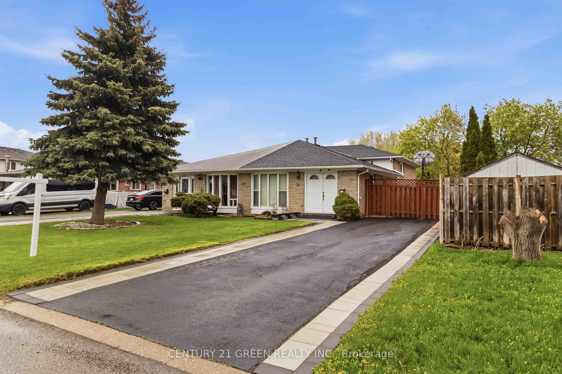 74 Davenport Crescent photo 2