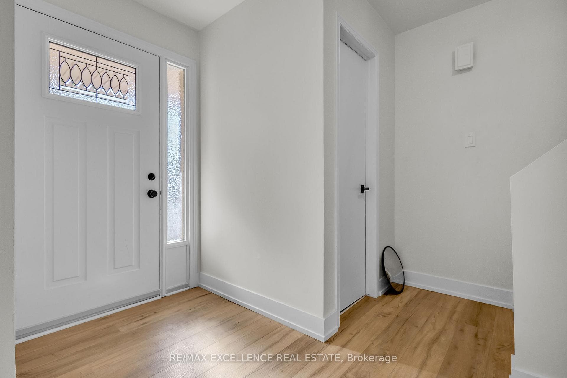 127 Acorn Crescent photo 24