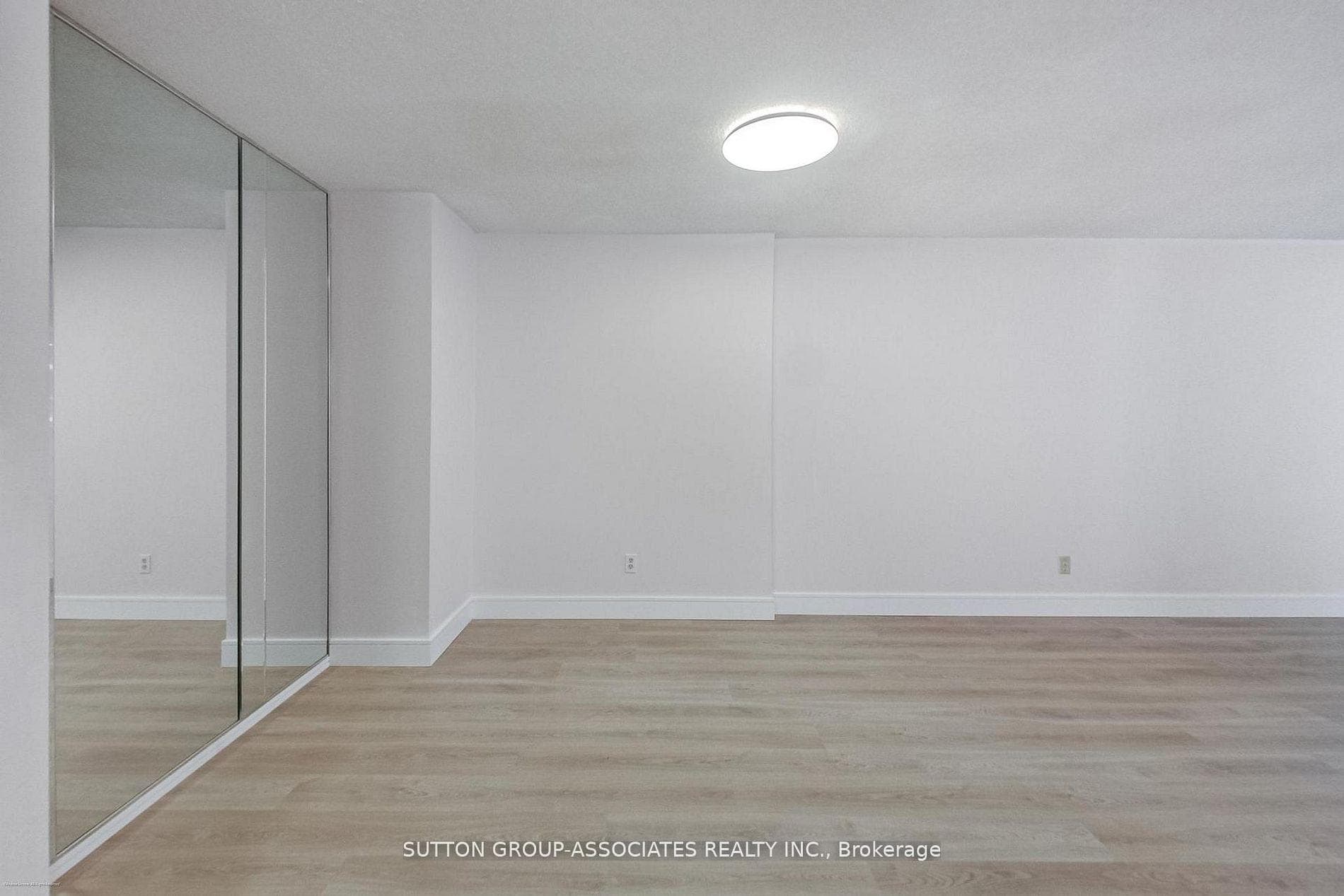 250 Jarvis Street Unit 804 photo 7