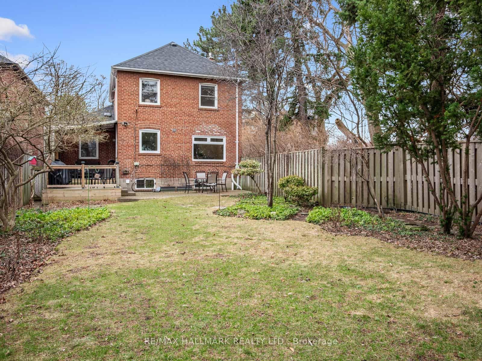 8 Glenvale Boulevard photo 39