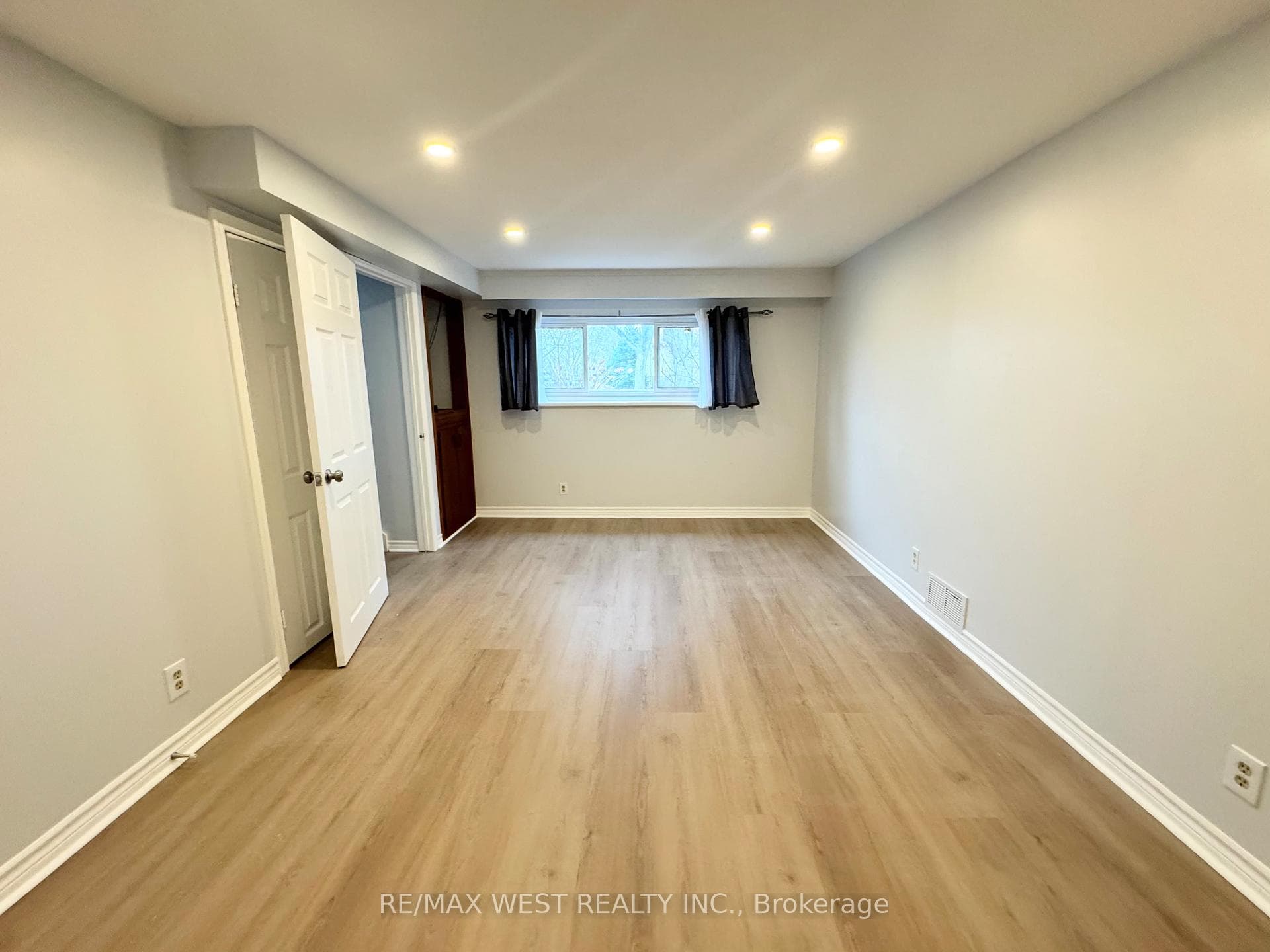 4244 York Drive photo 18