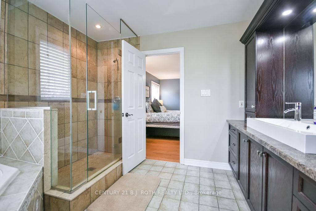 3 Prince Of Wales Drive photo 24