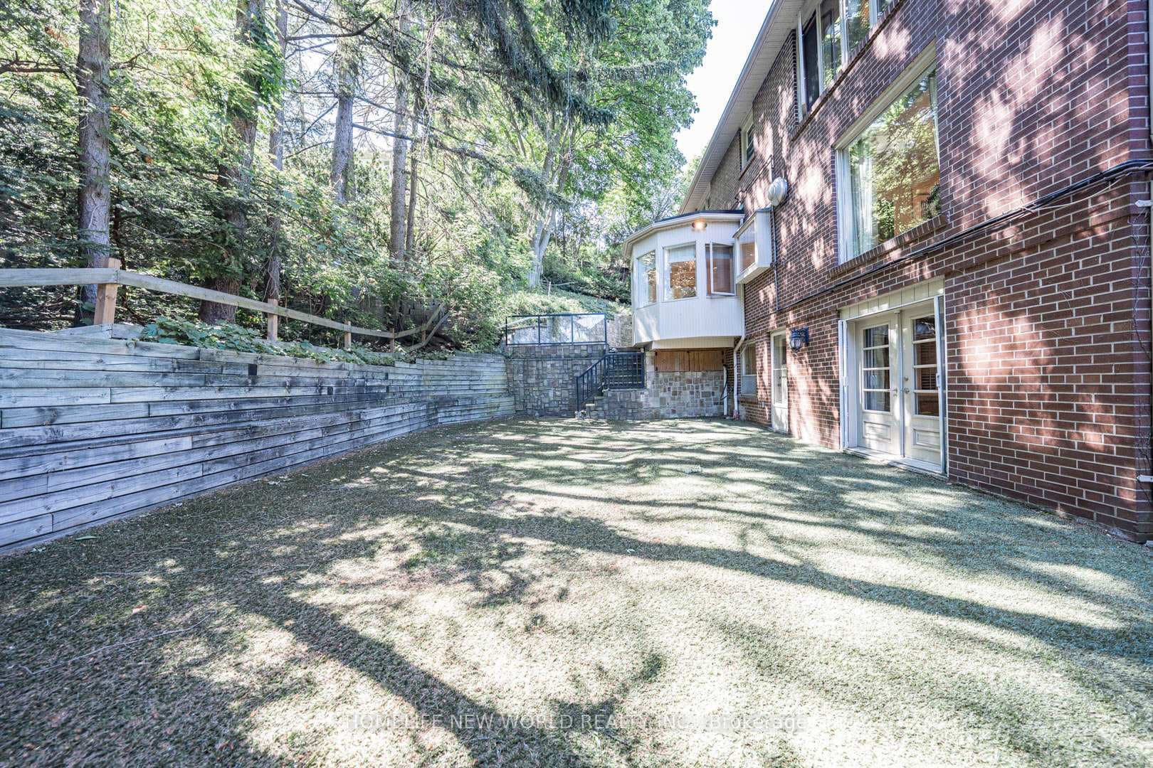 1 Campbell Crescent photo 27