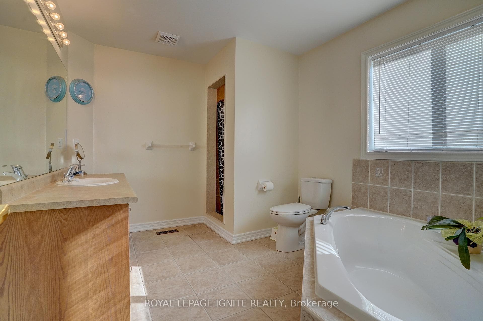 82 Seahorse Avenue photo 17