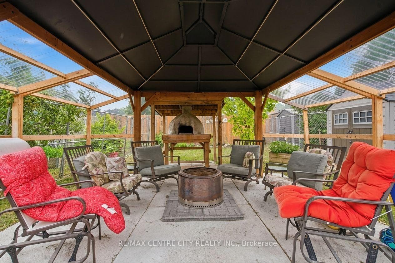 1199 Jalna Boulevard photo 37
