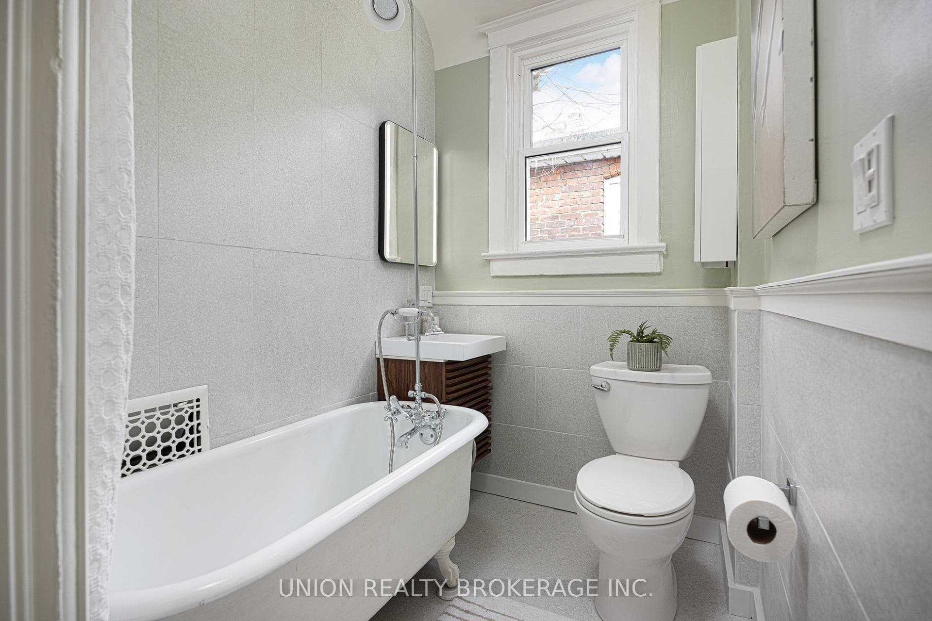Newly Renovated Bathroom
