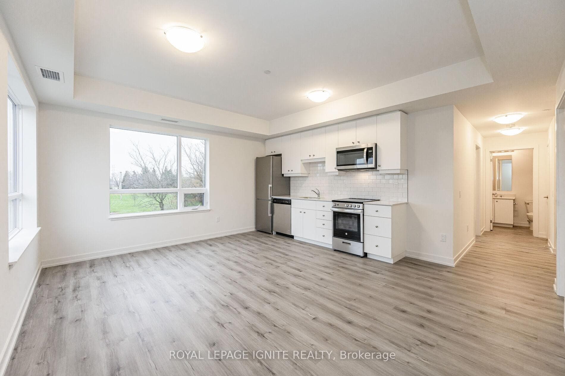 243 Northfield Drive Unit 201 photo 9