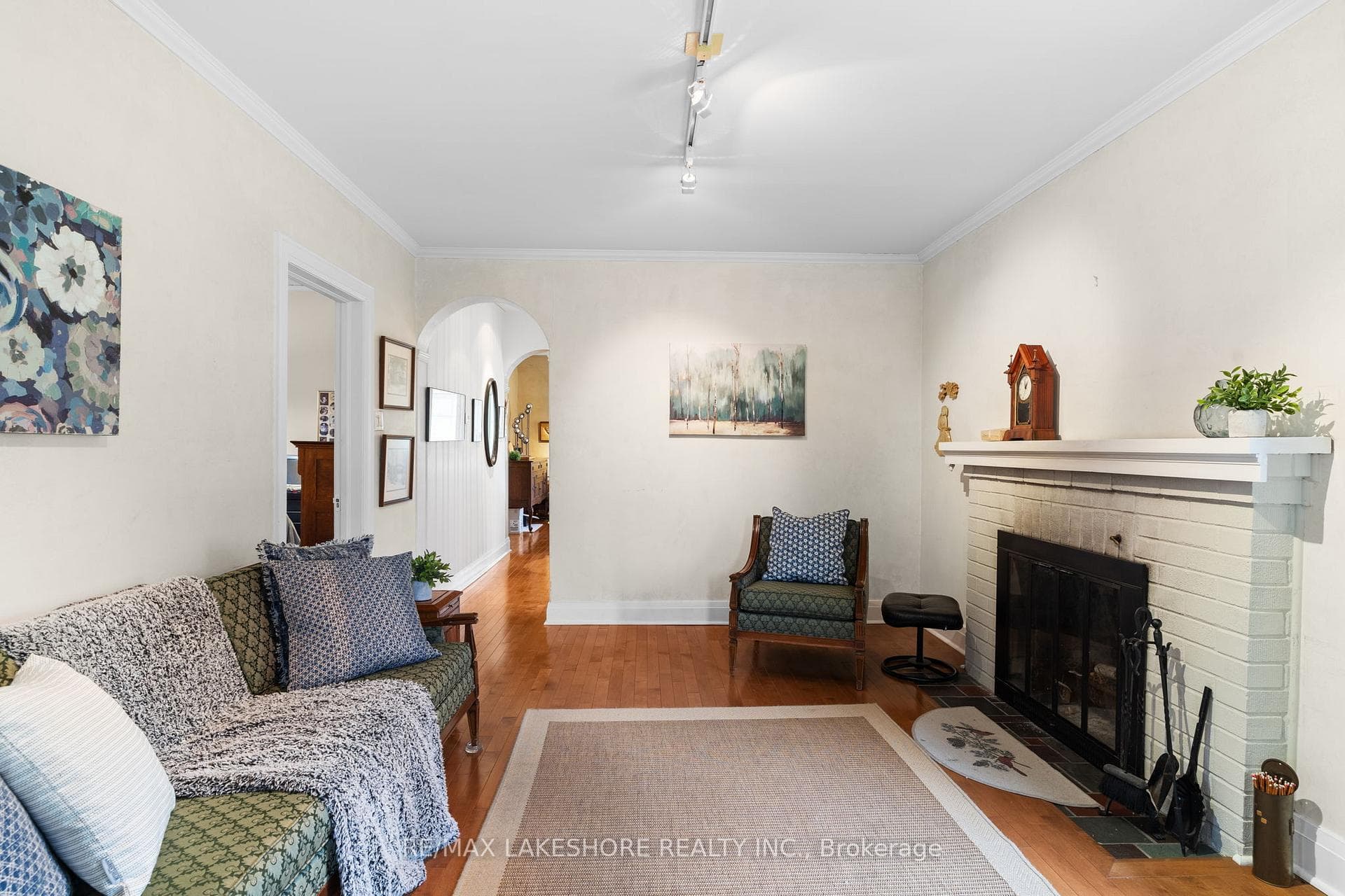 1040 Ontario Street photo 8
