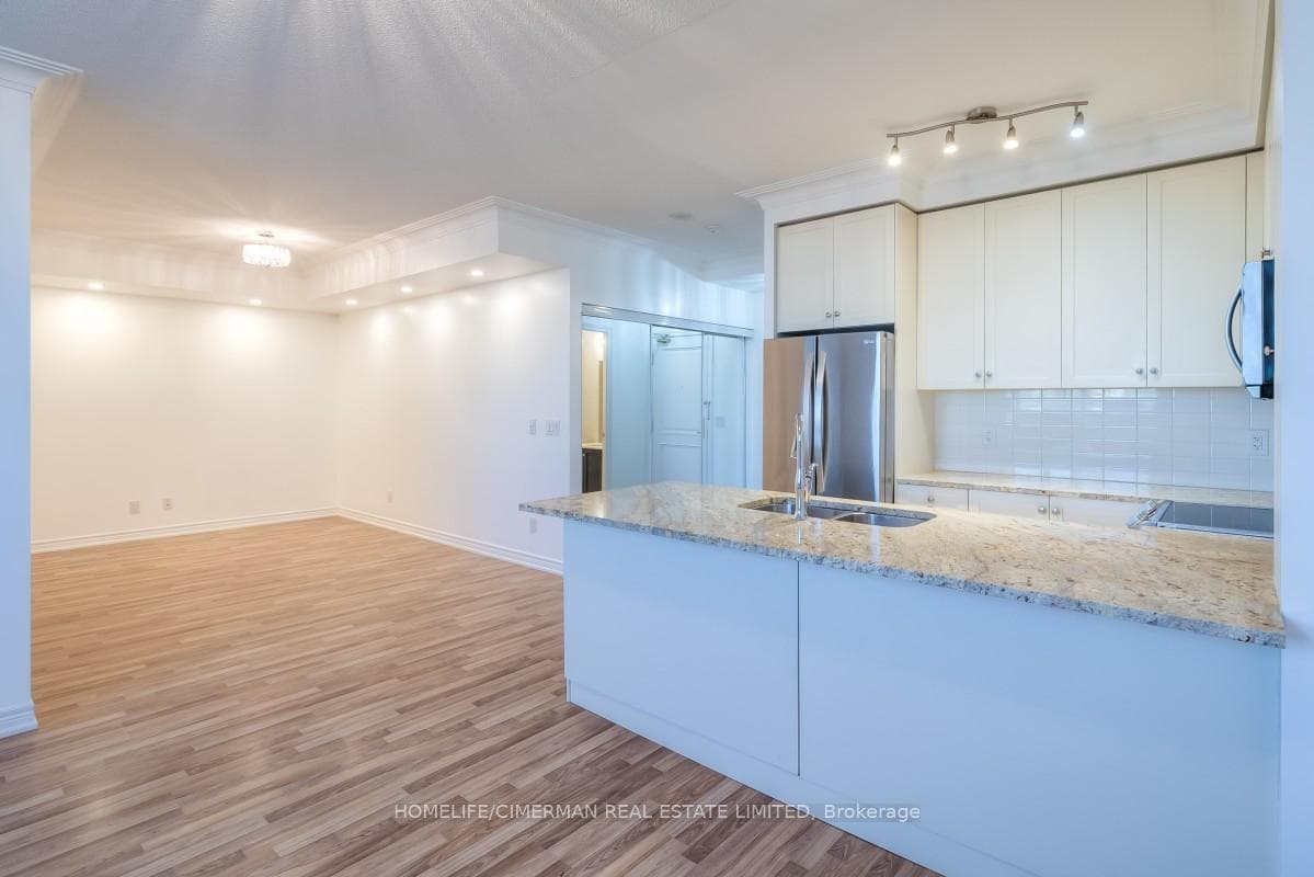 9245 Jane Street Unit 415 photo 6