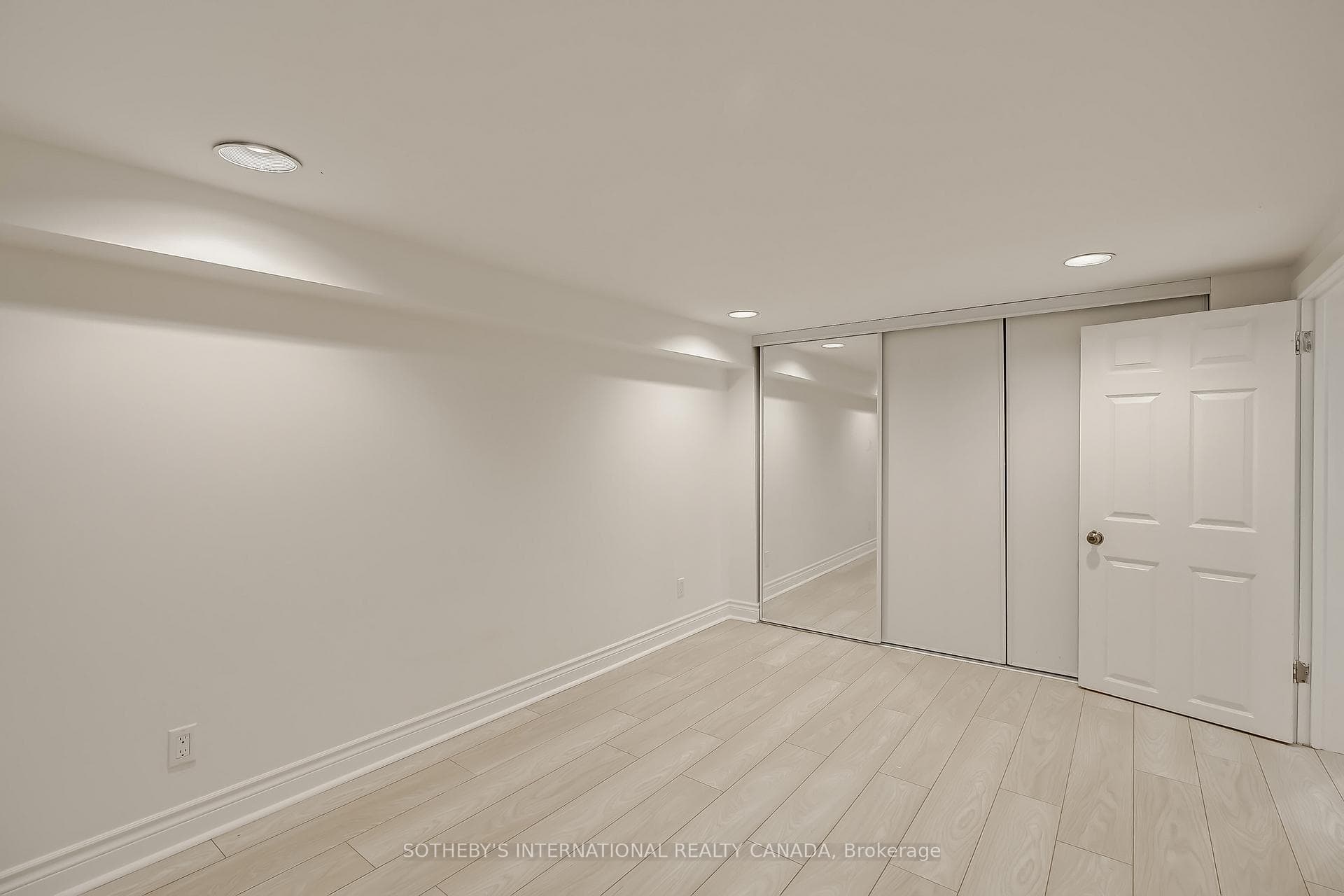 38 Browning Avenue Unit 1 photo 23