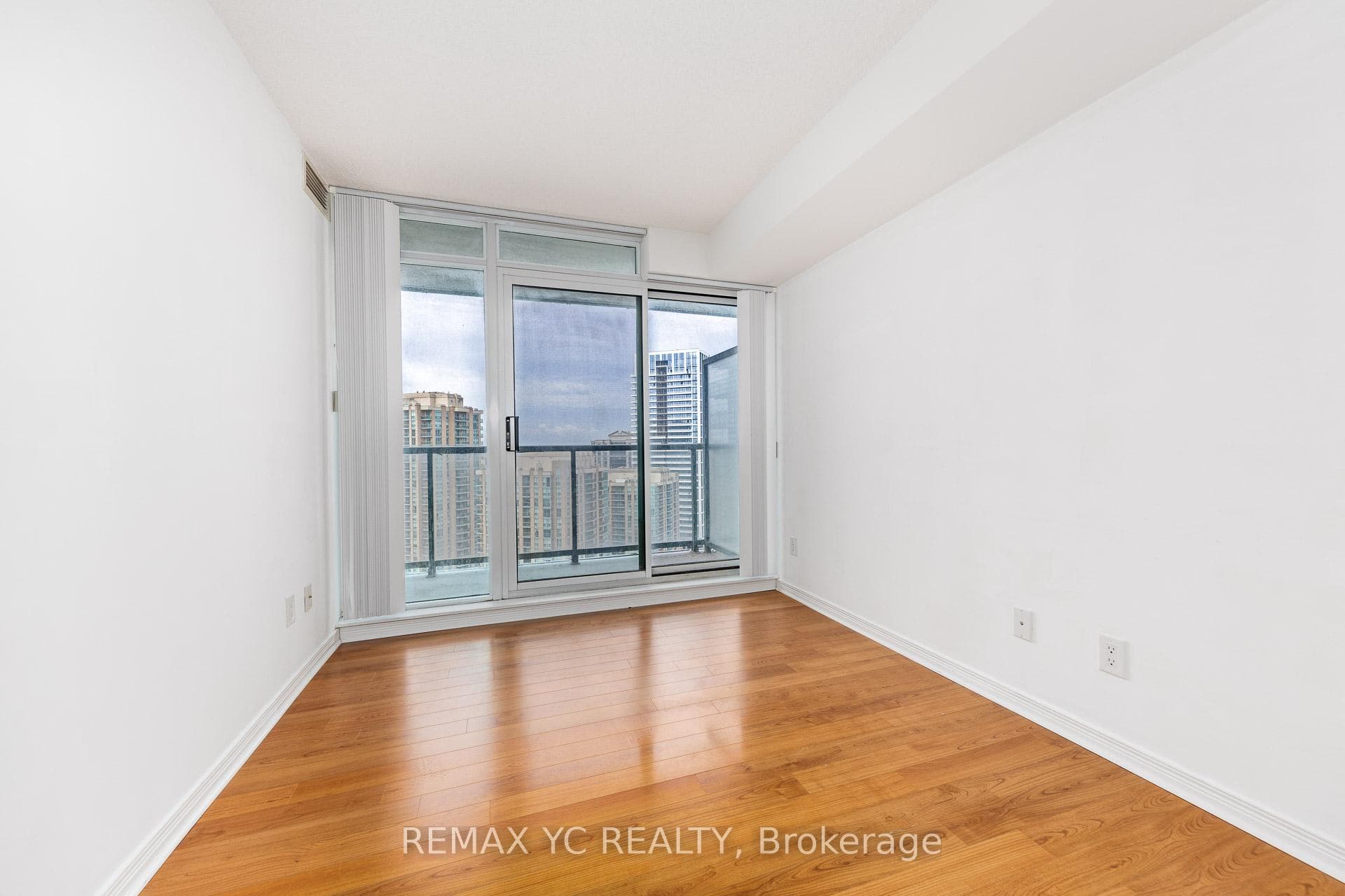 5500 Yonge Street Unit 2410 photo 17