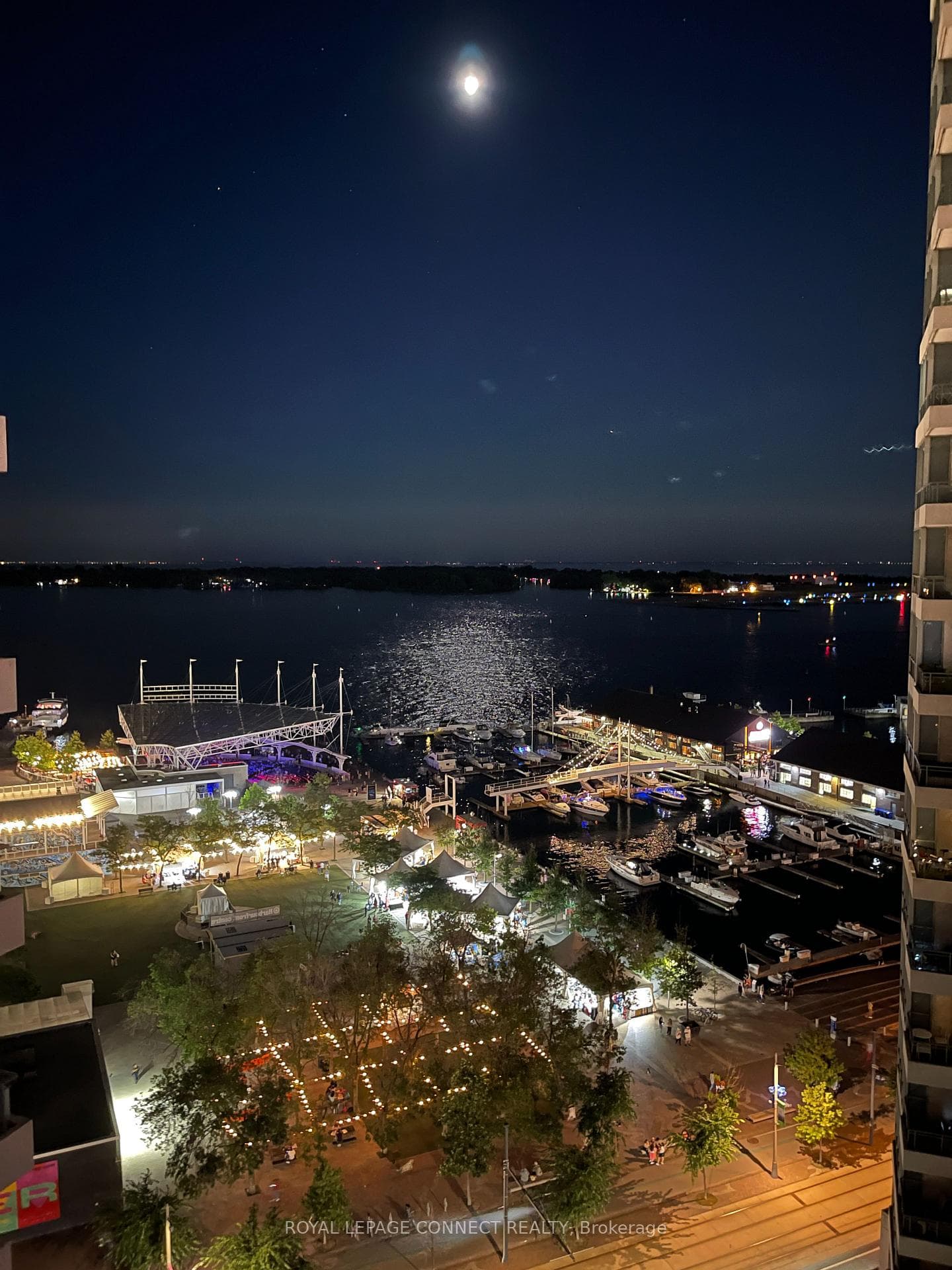 228 Queens Quay Unit 1811 photo 24