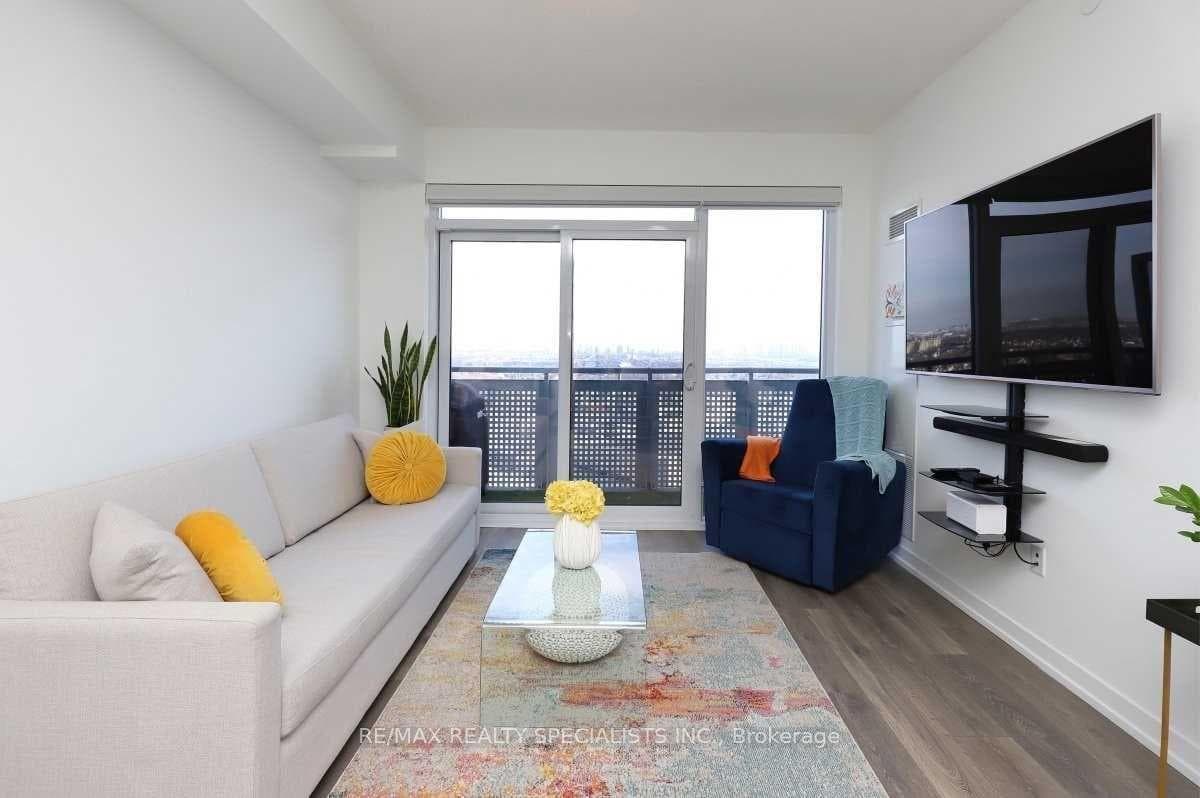 2520 Eglinton Avenue Unit 1313 photo 4