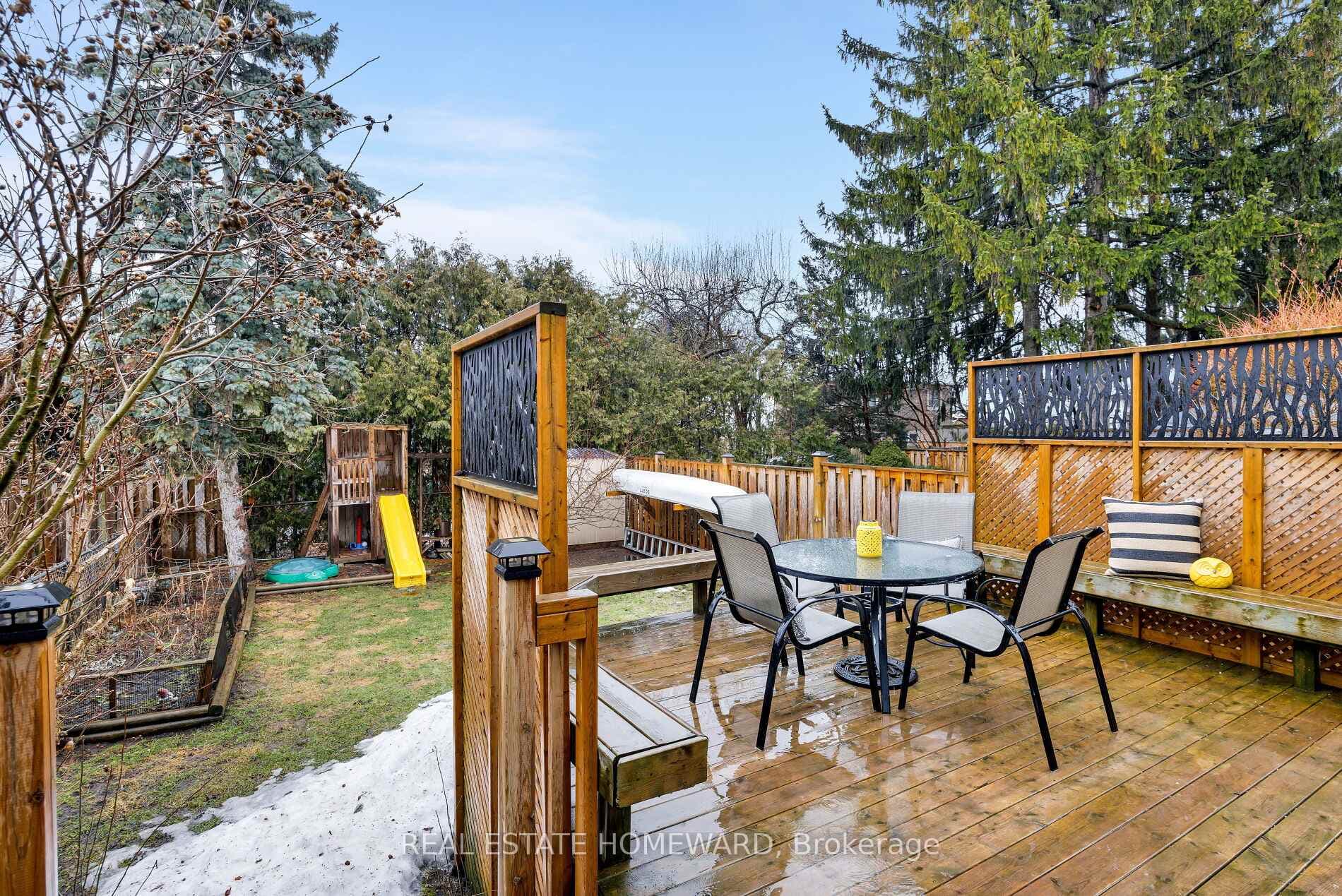1821 Listowell Crescent photo 39