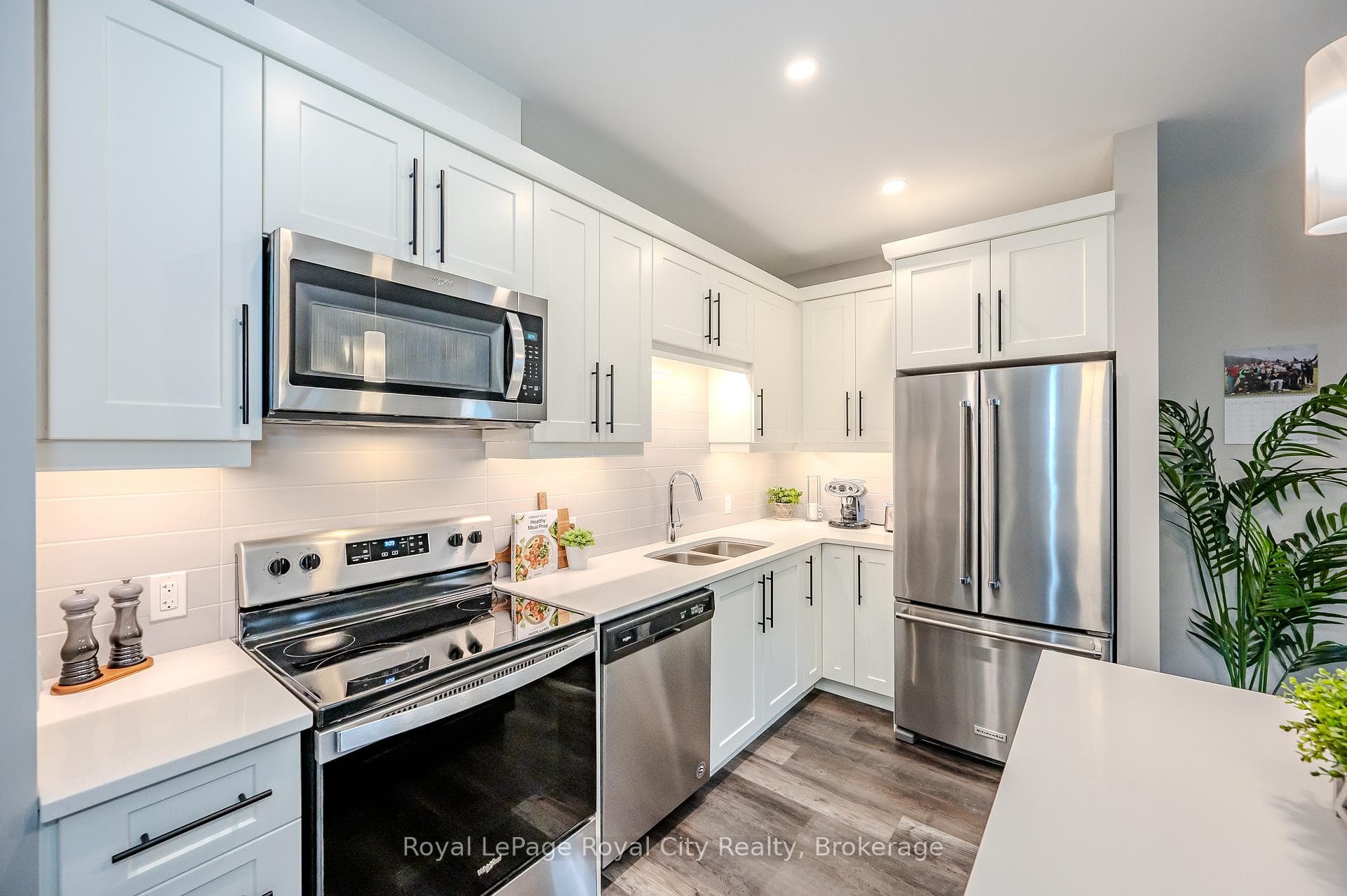 332 Gosling Gardens Unit 312 photo 12