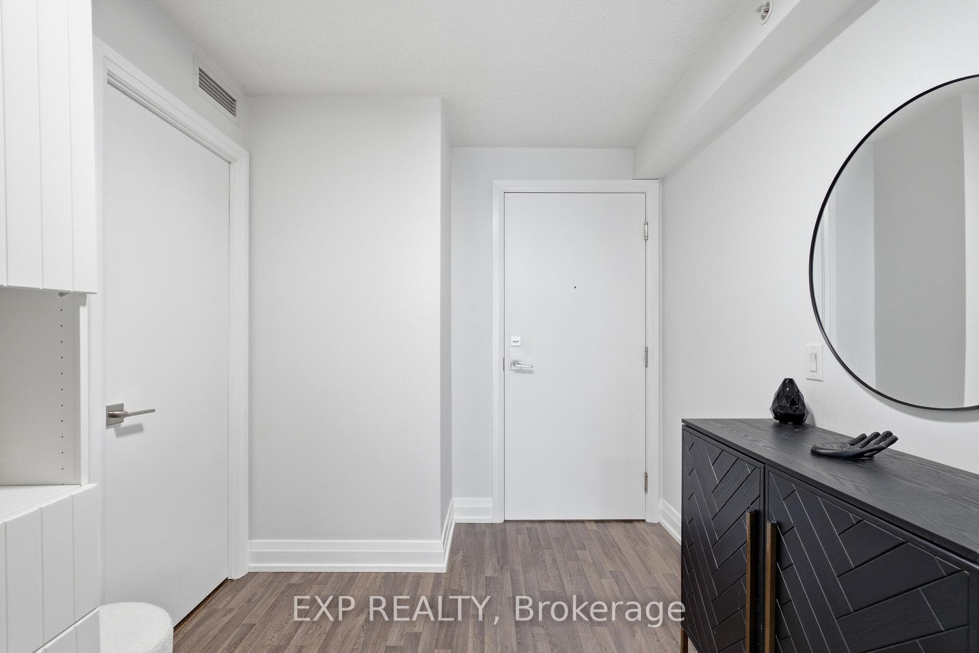 Spacious Front Entry