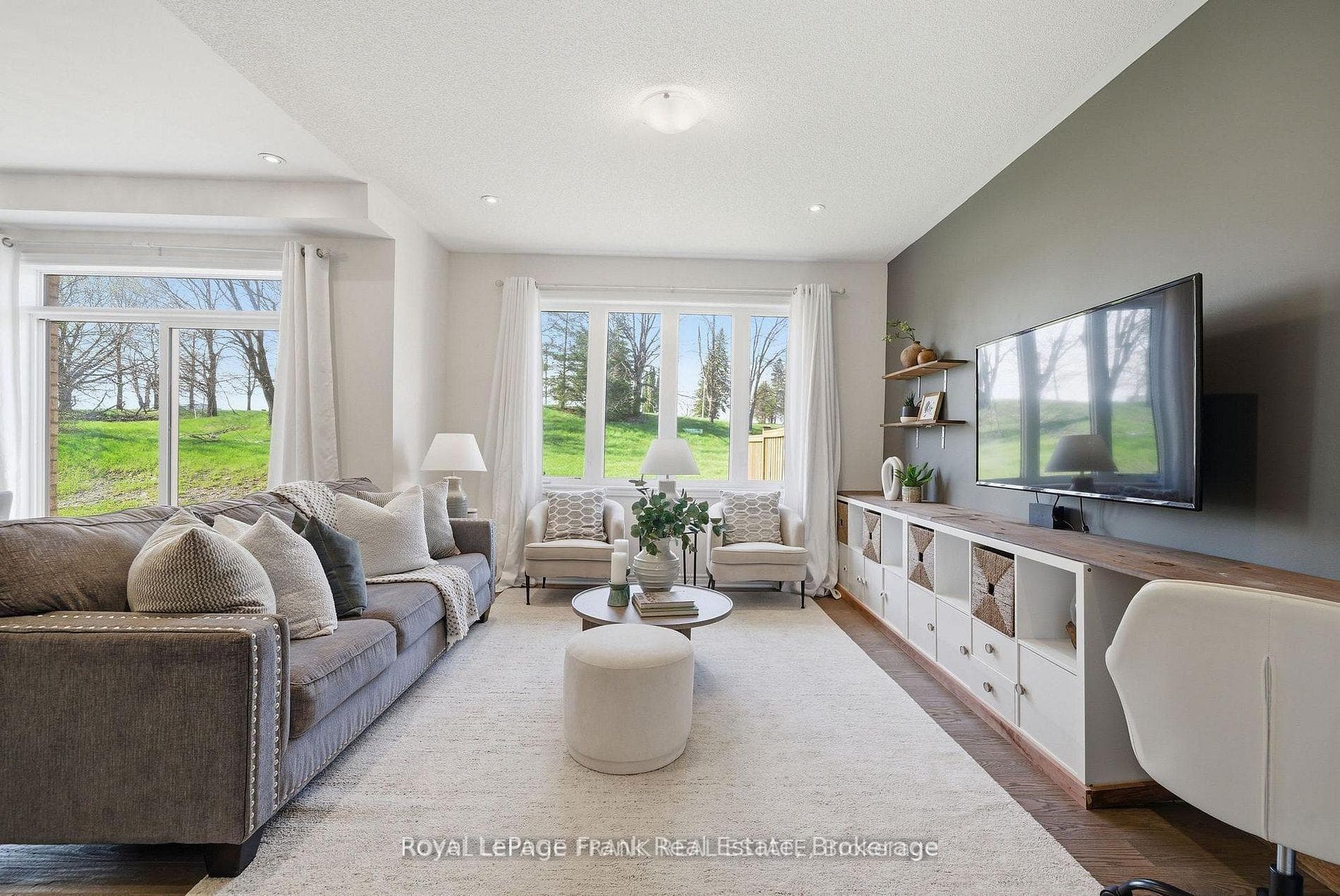 15 Highlands Boulevard photo 8