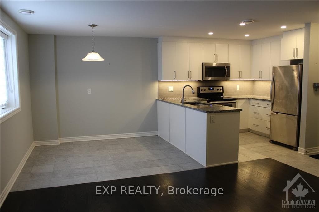 360 TRIBECA Unit 1 photo 4