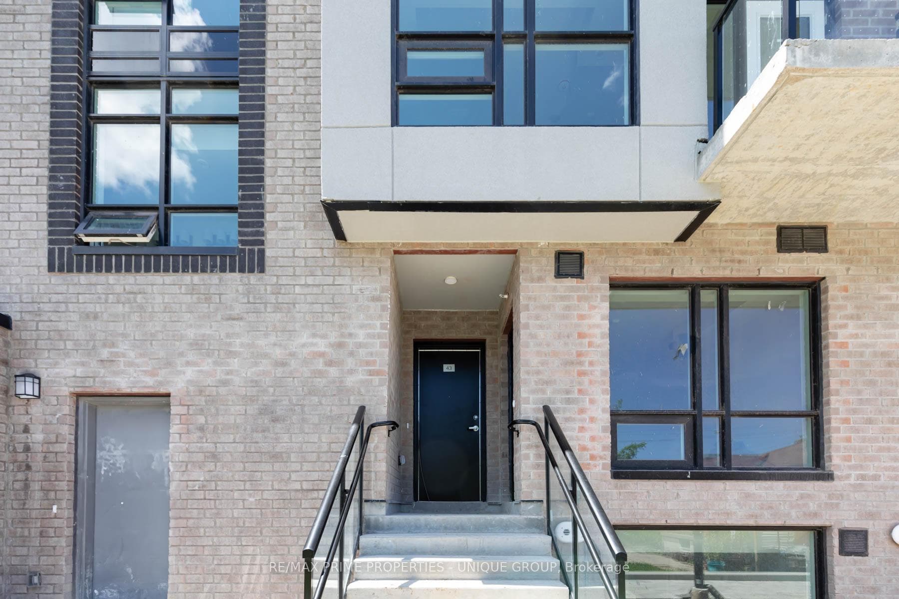 851 Sheppard Avenue Unit 43 photo 2