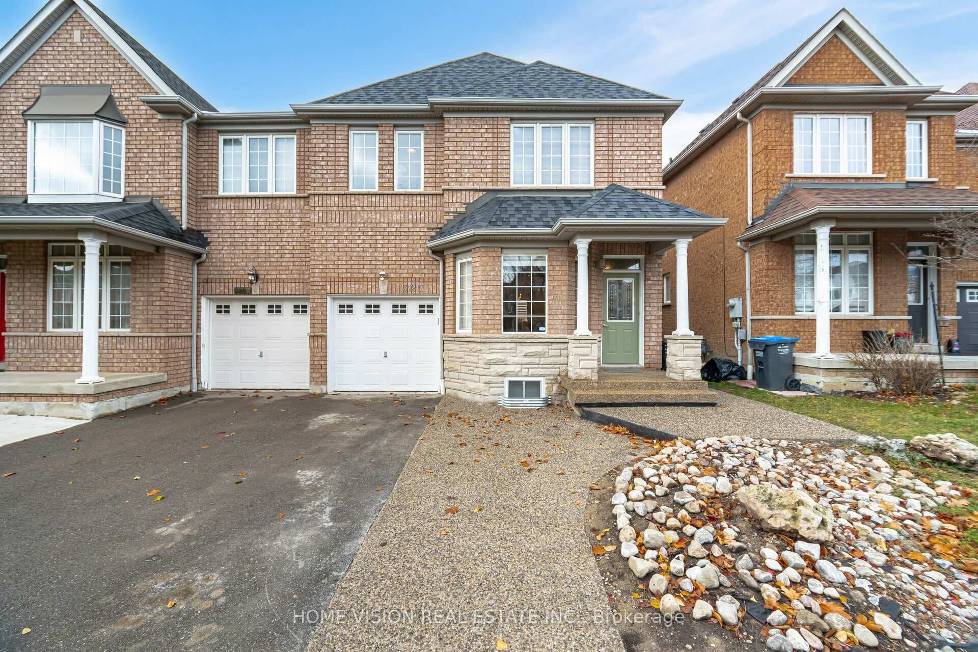 3120 Wrigglesworth Crescent photo 1