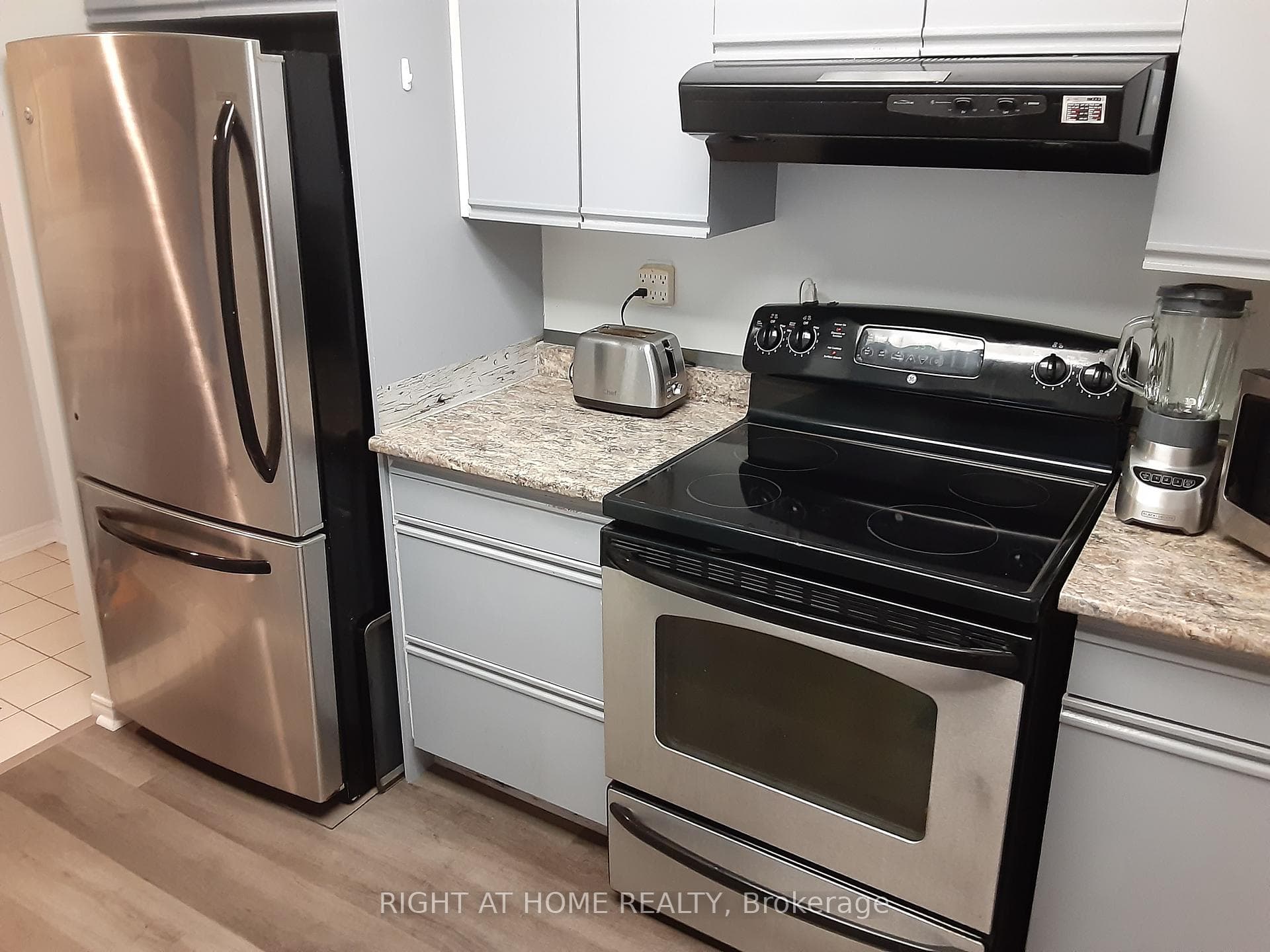 11 Thorncliffe Pk Drive N/A Unit 914 photo 11