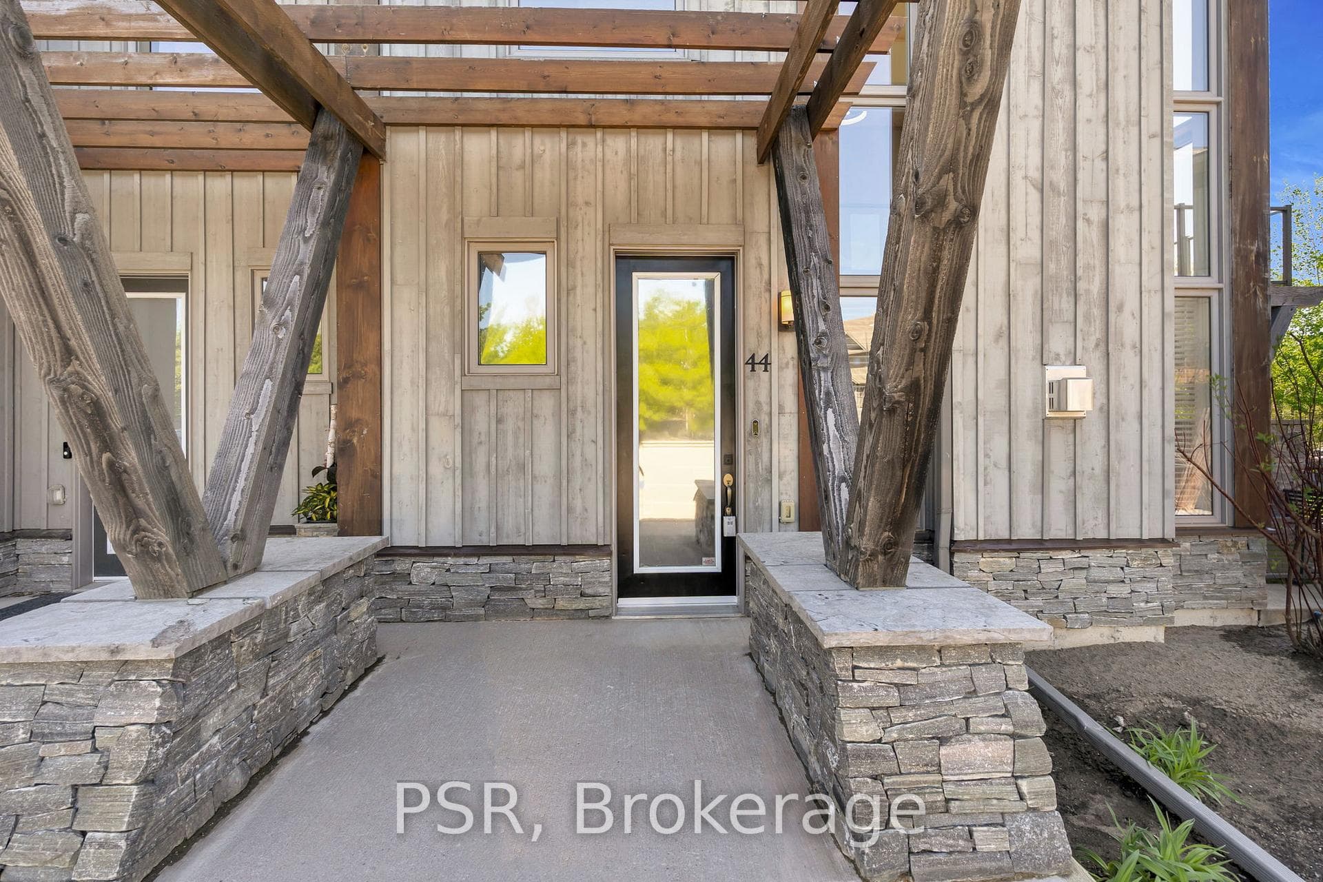 44 Carrick Trail photo 5