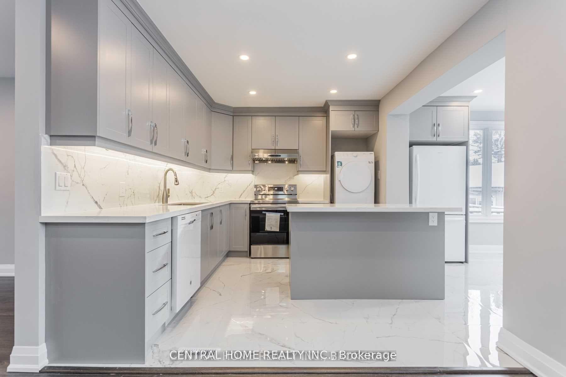 2 Kingsmere Crescent Unit Main photo 8