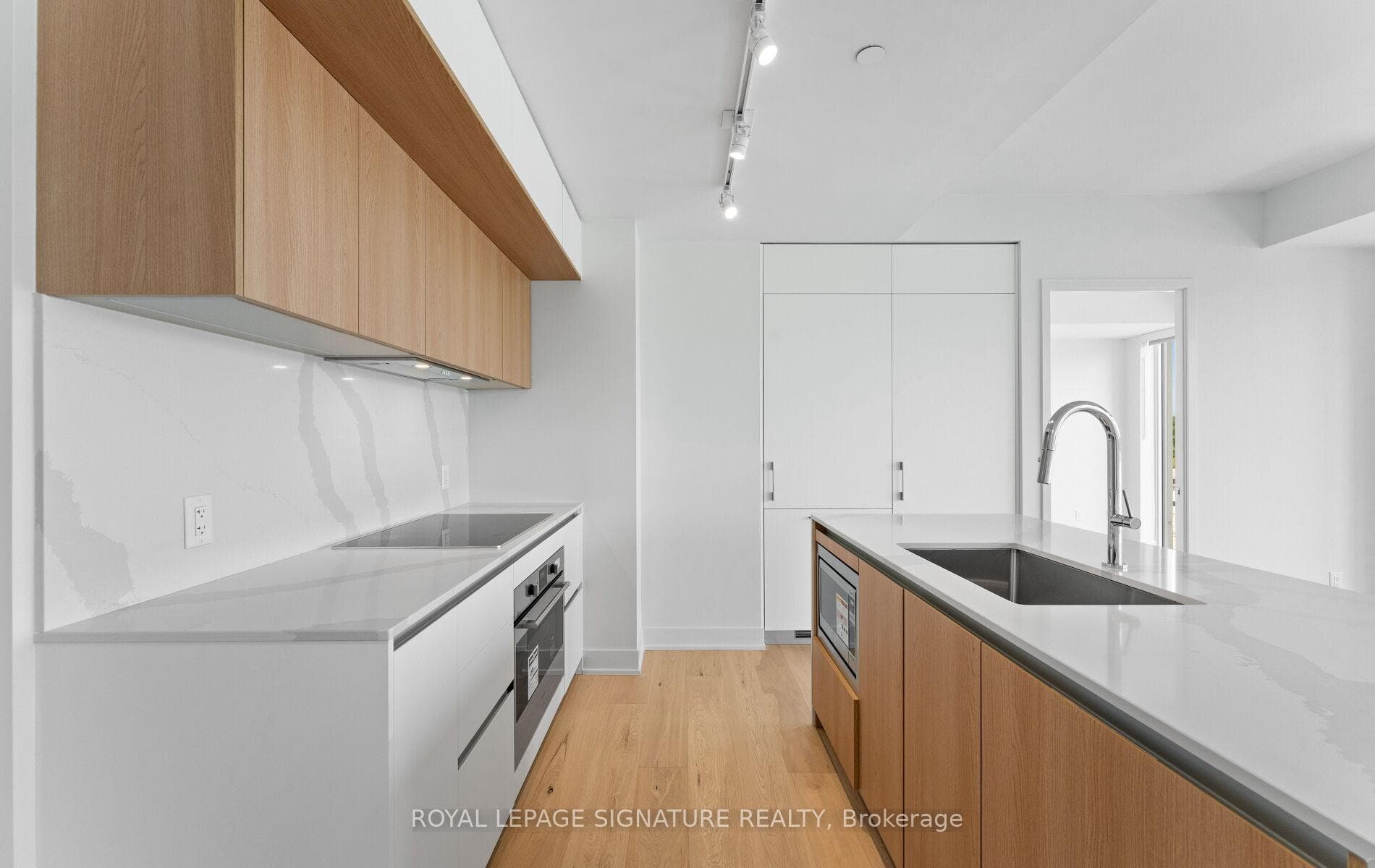 322 Dupont Street Unit 1008 photo 17