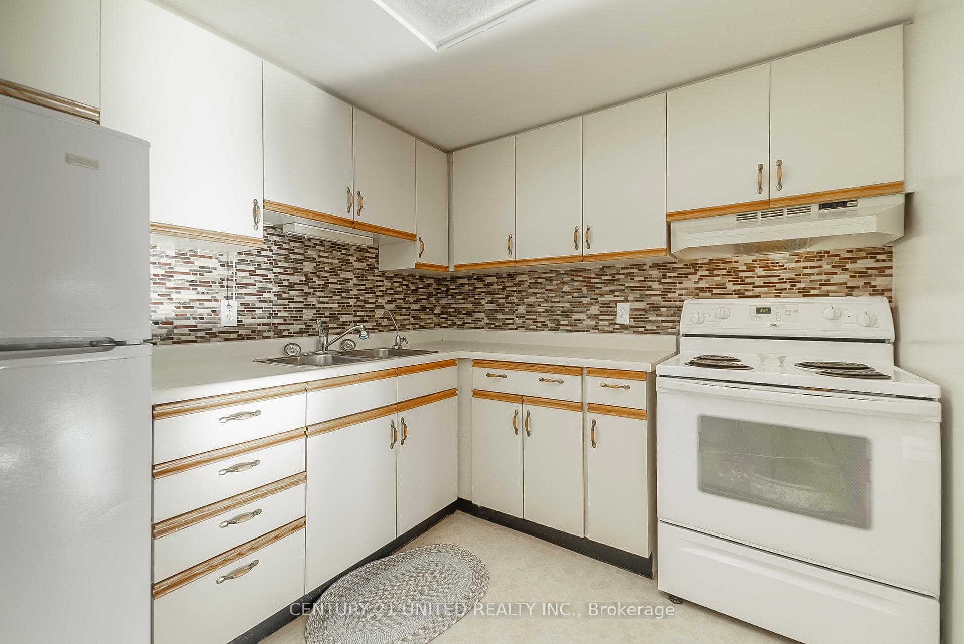 1 Heritage Way Unit 207 photo 16
