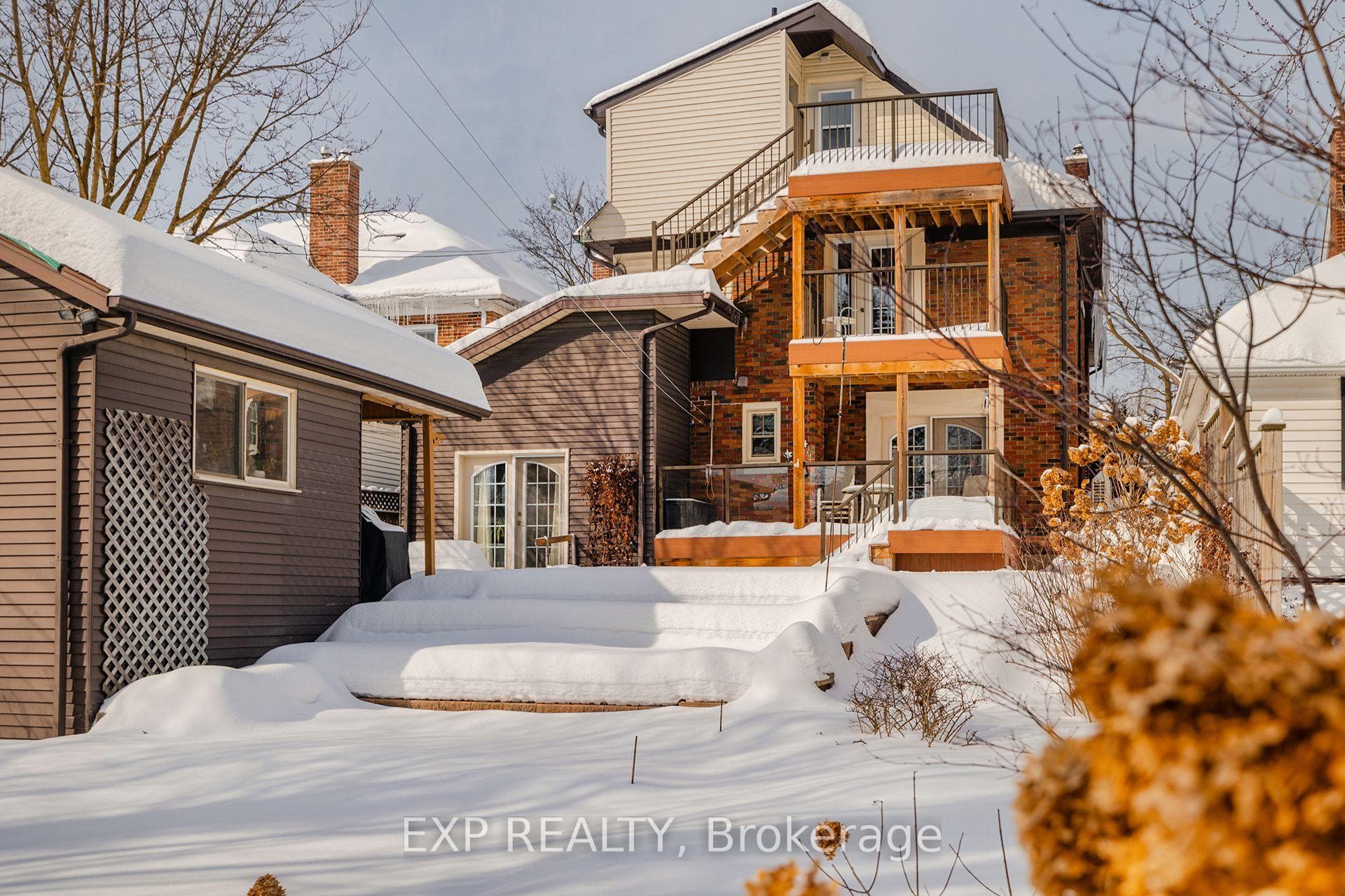 77 Borden Avenue photo 42