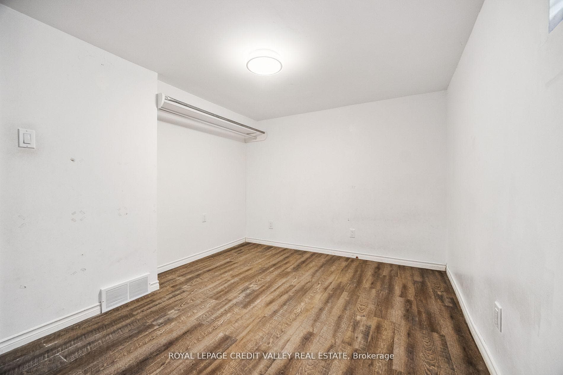 610 Wallace Street photo 27