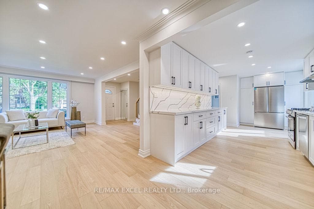 24 Bridlewood Boulevard photo 10