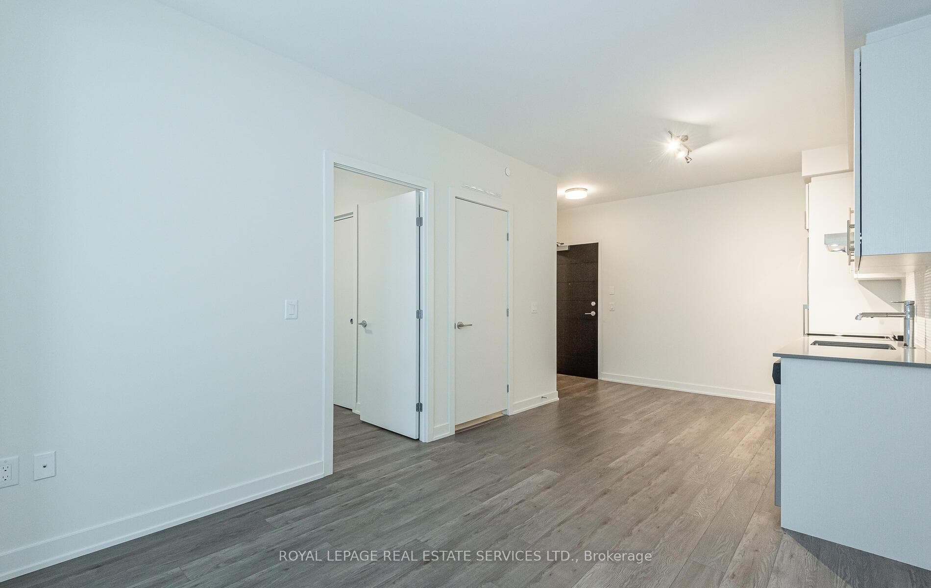 212 King William Street Unit 708 photo 18
