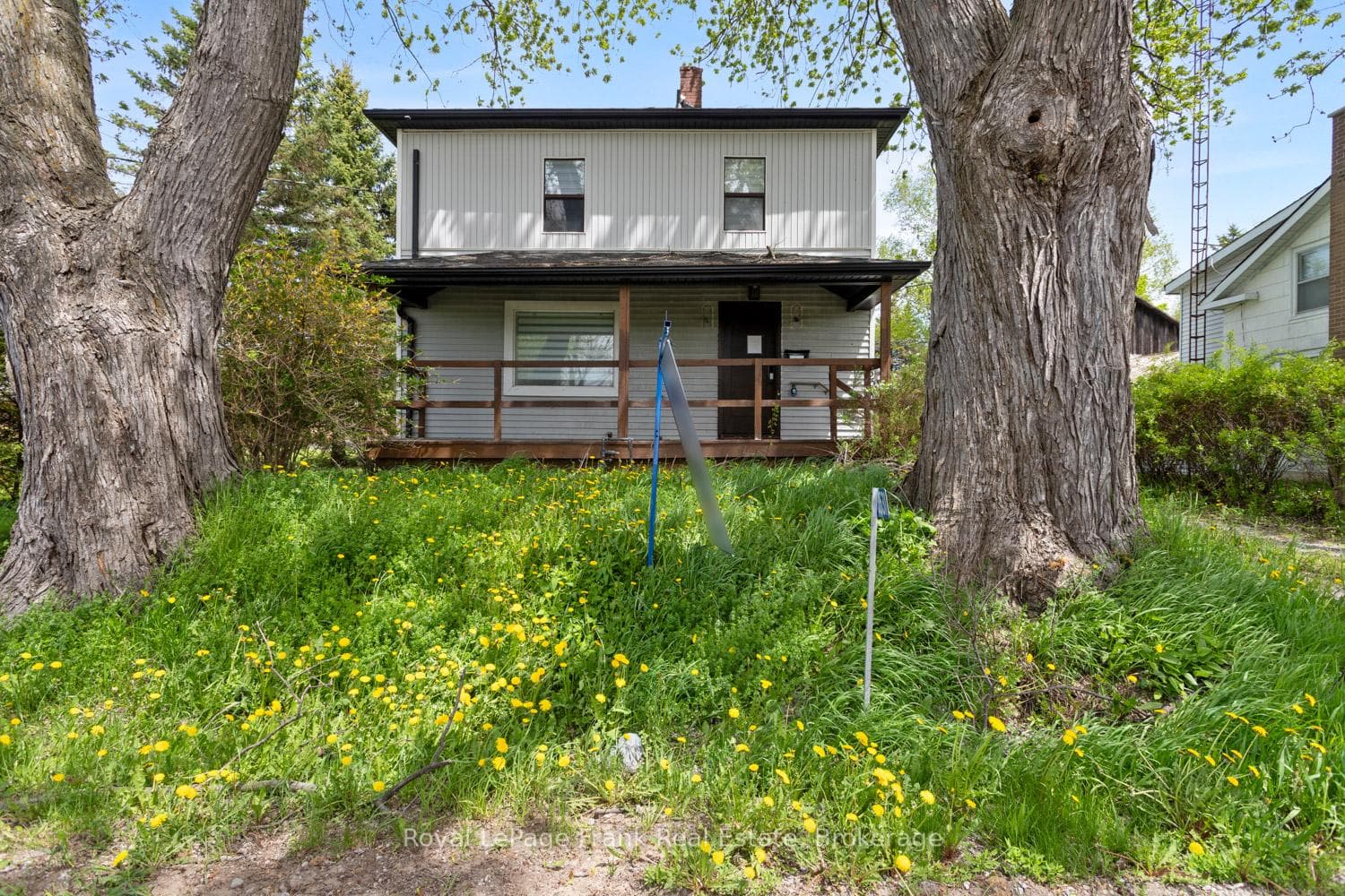 3531 Simcoe Street photo 1