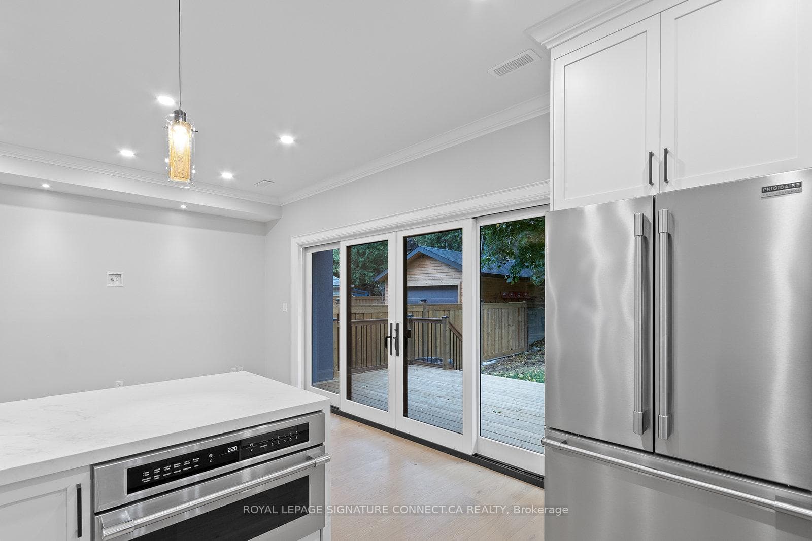 93 Highfield Road Unit Main photo 12