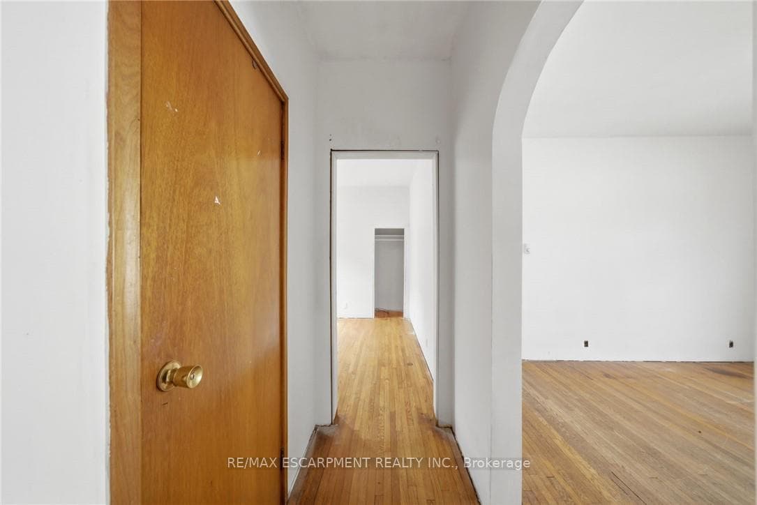 203 Brock Street photo 13
