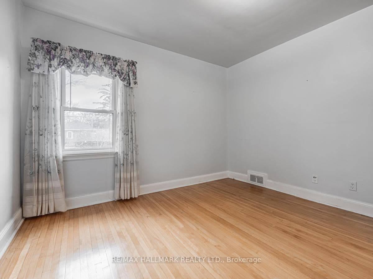46 Dunblaine Avenue photo 18