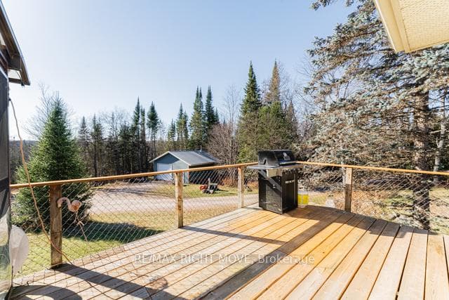 2697 Aspdin Road photo 15