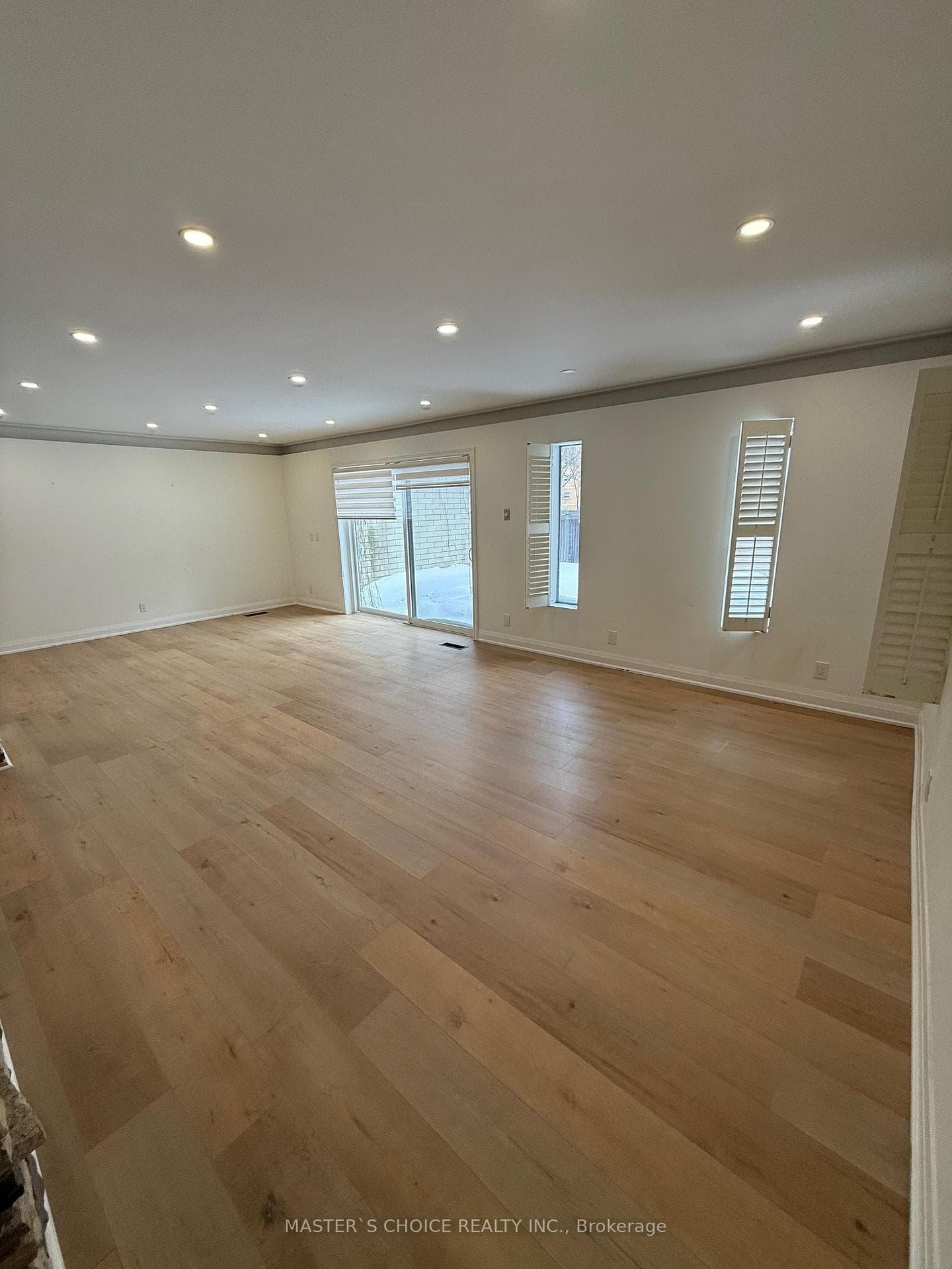 23 Carluke Crescent photo 3