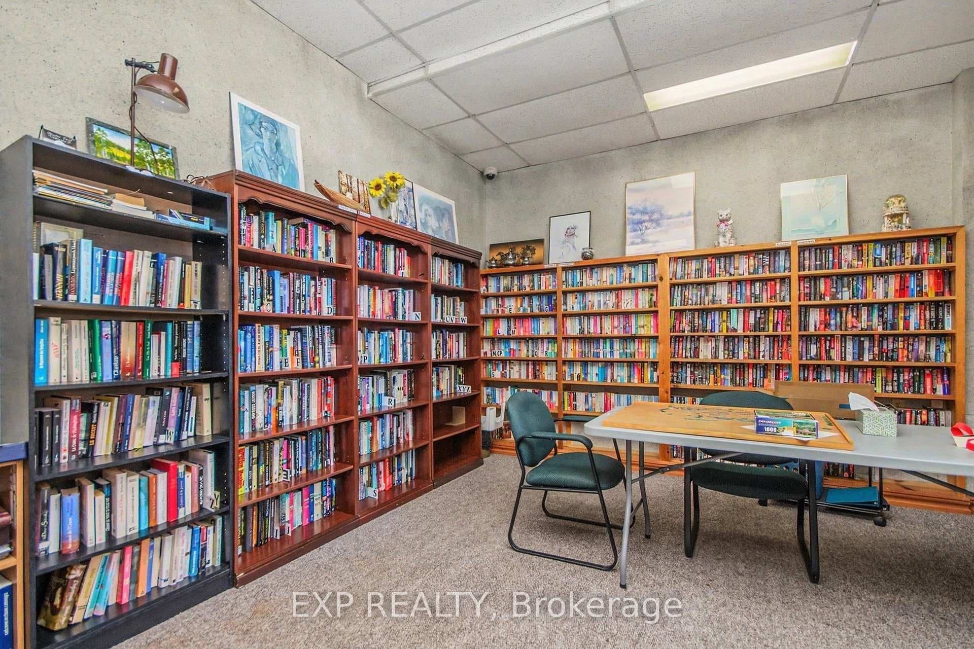 665 Bathgate Drive Unit 802 photo 17