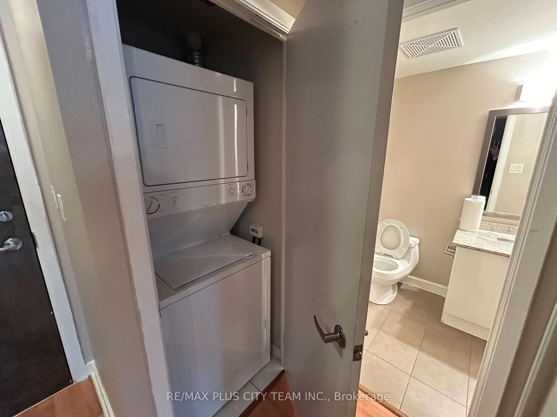 33 Bay Street Unit 402 photo 8
