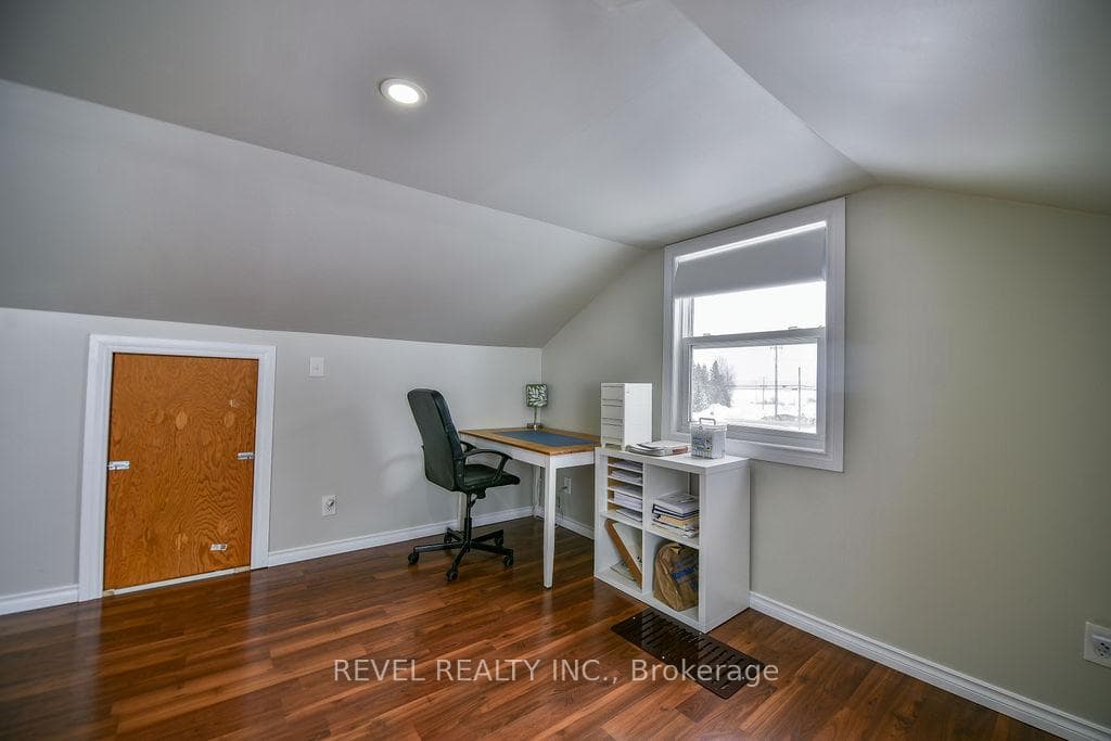 913 Ferguson Road photo 23