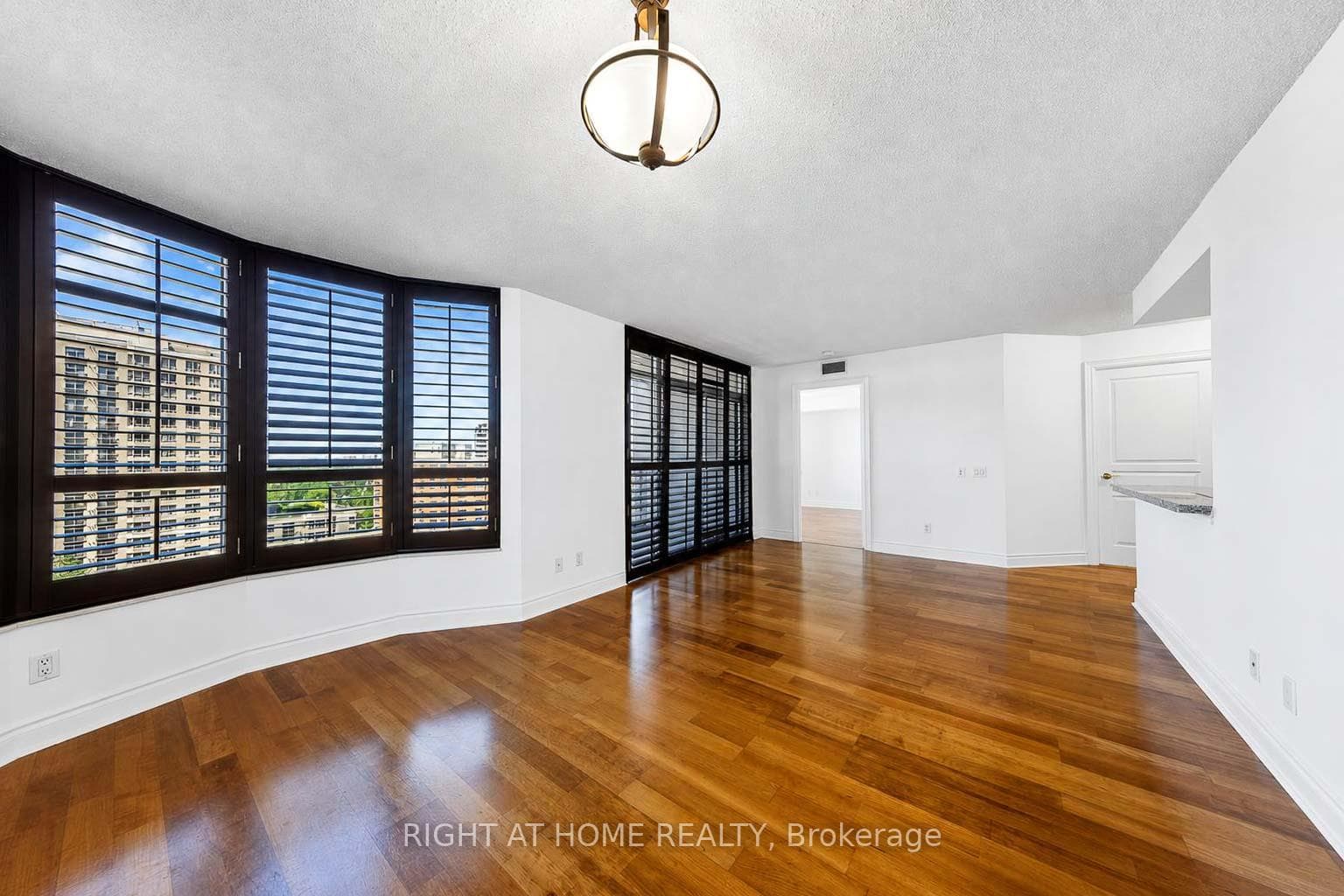 10 Northtown Way Unit 1405 photo 6