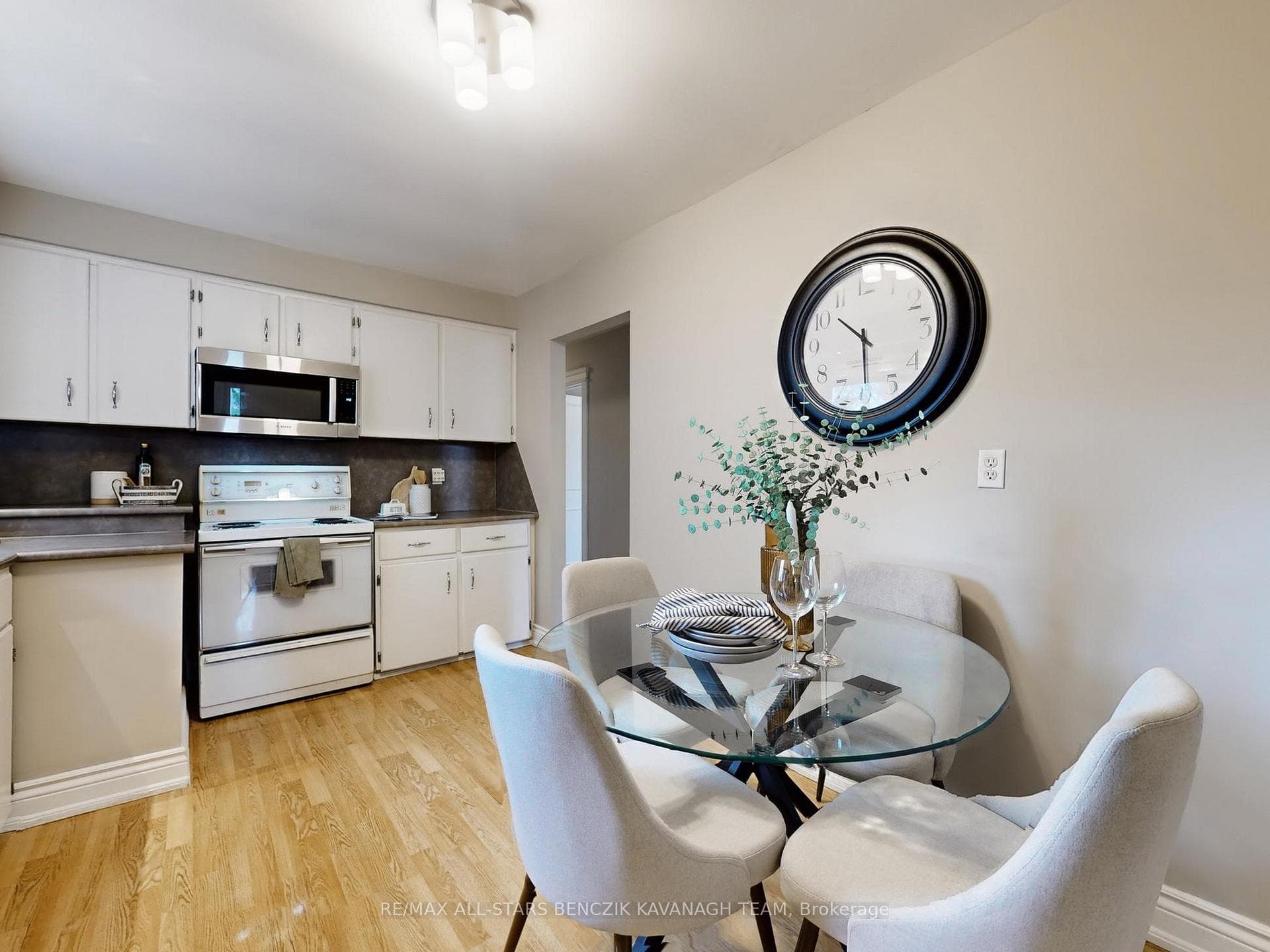 30 Sir Caradoc Place photo 8