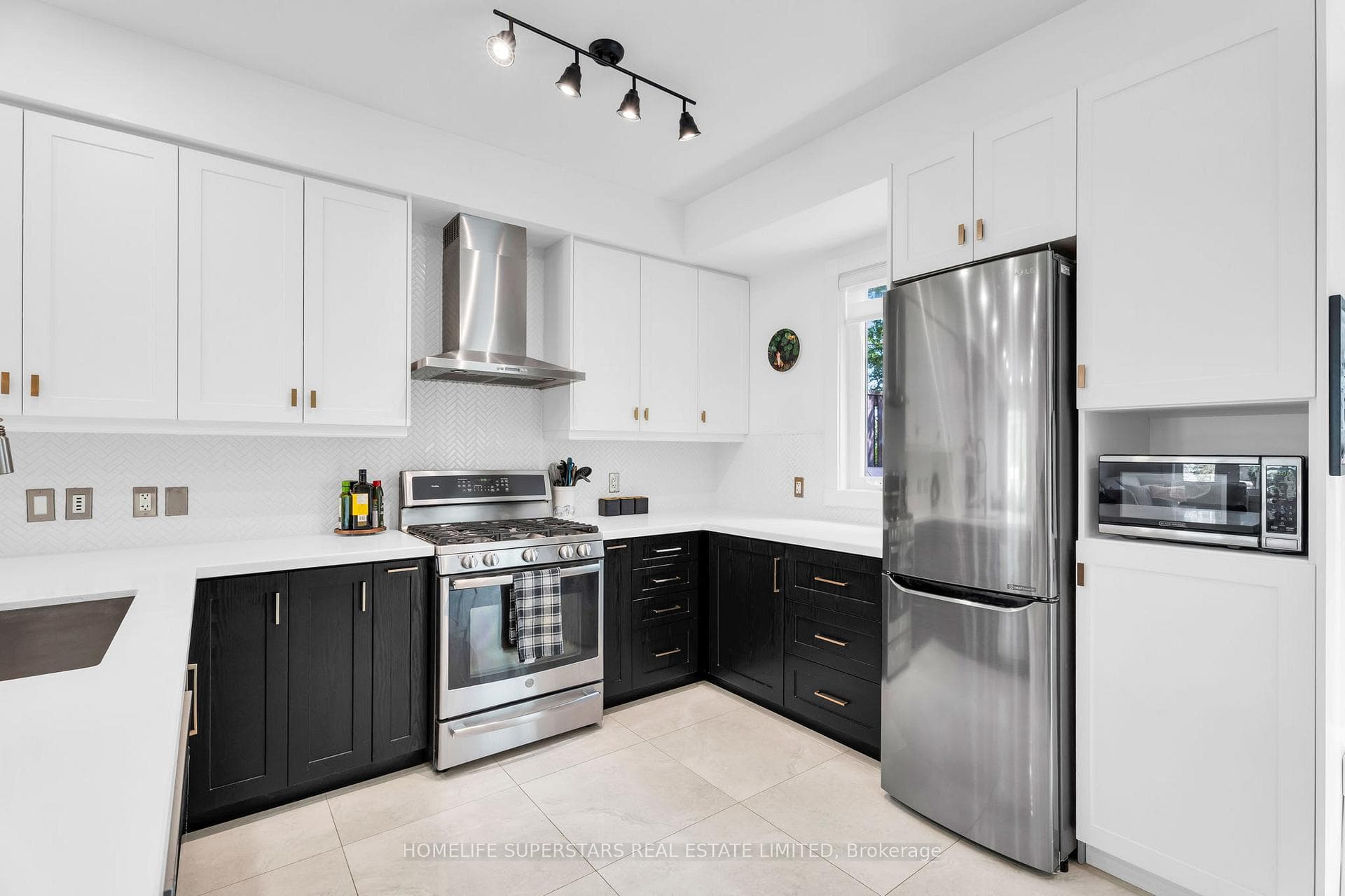 3091 Joel Kerbel Place photo 16