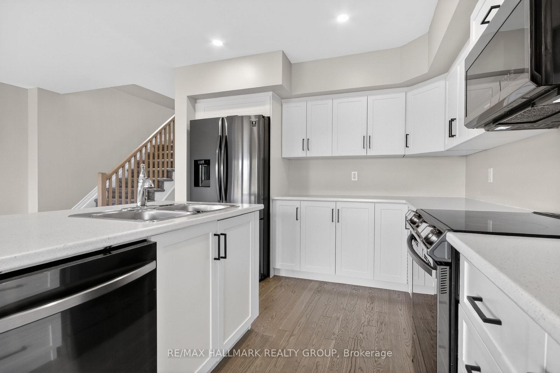 7 McPhail Road photo 17